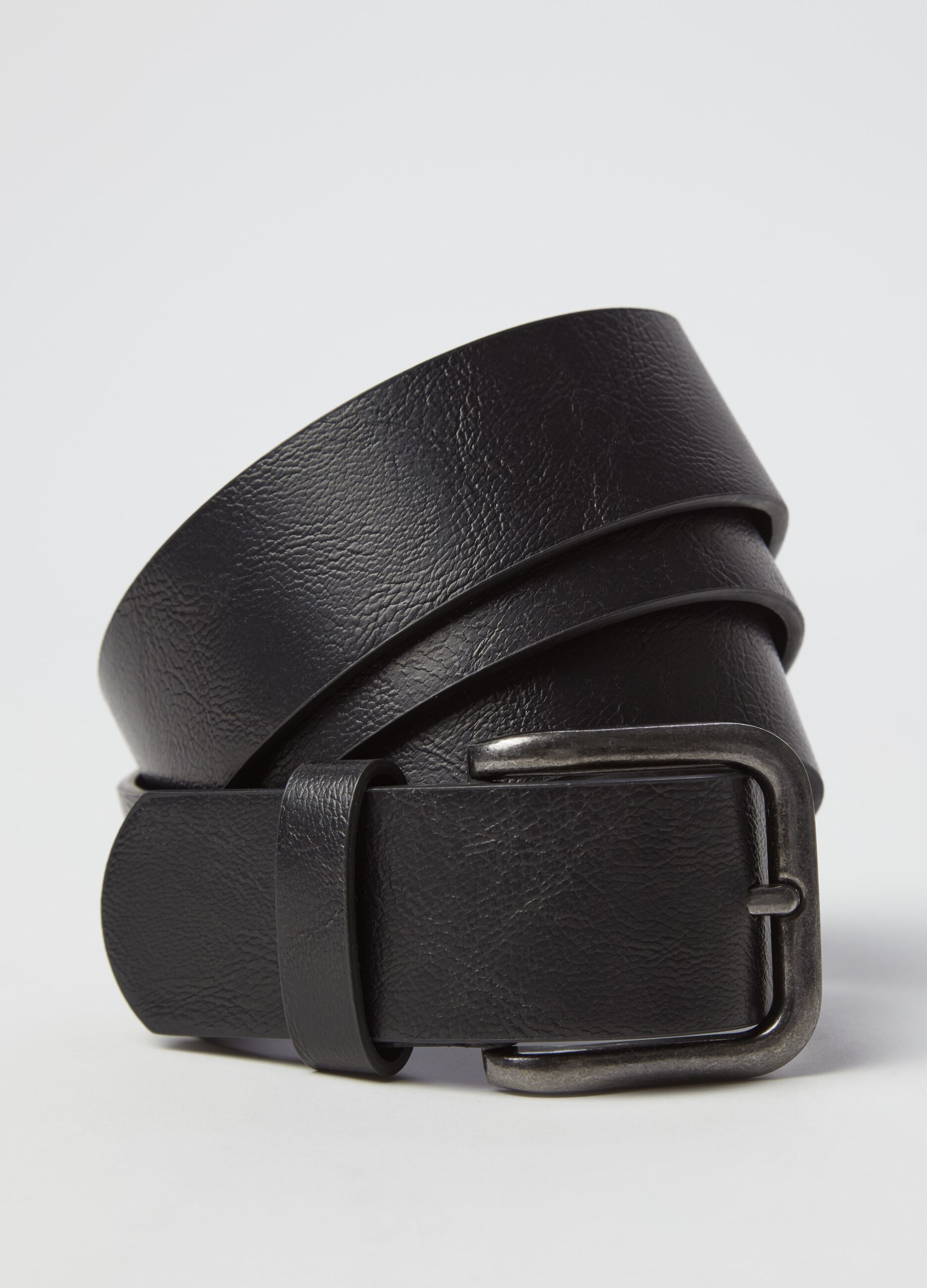 Hammered-effect belt