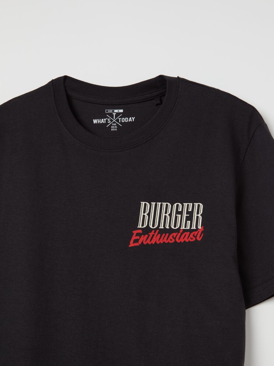 T-shirt with “Burger Enthusiast” print_1