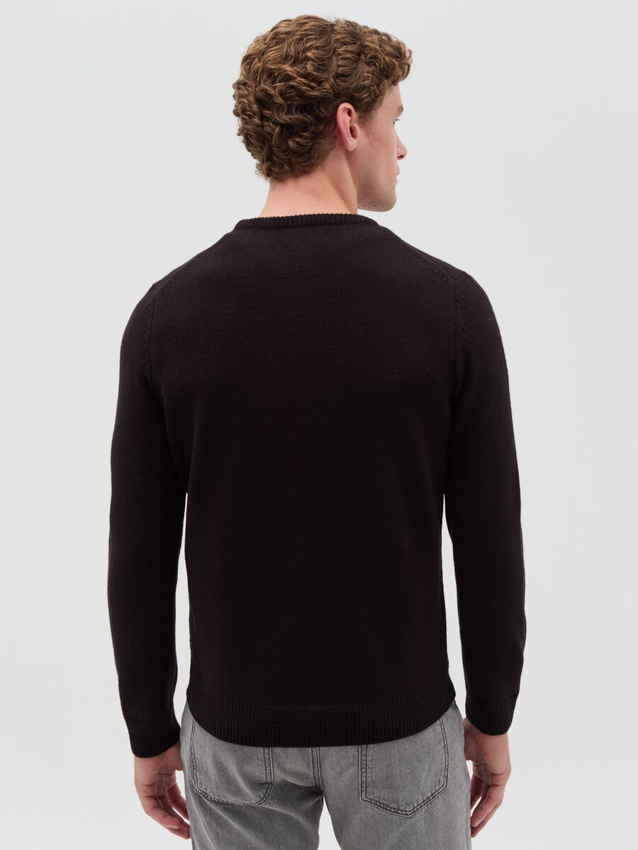 Round neck pullover_3