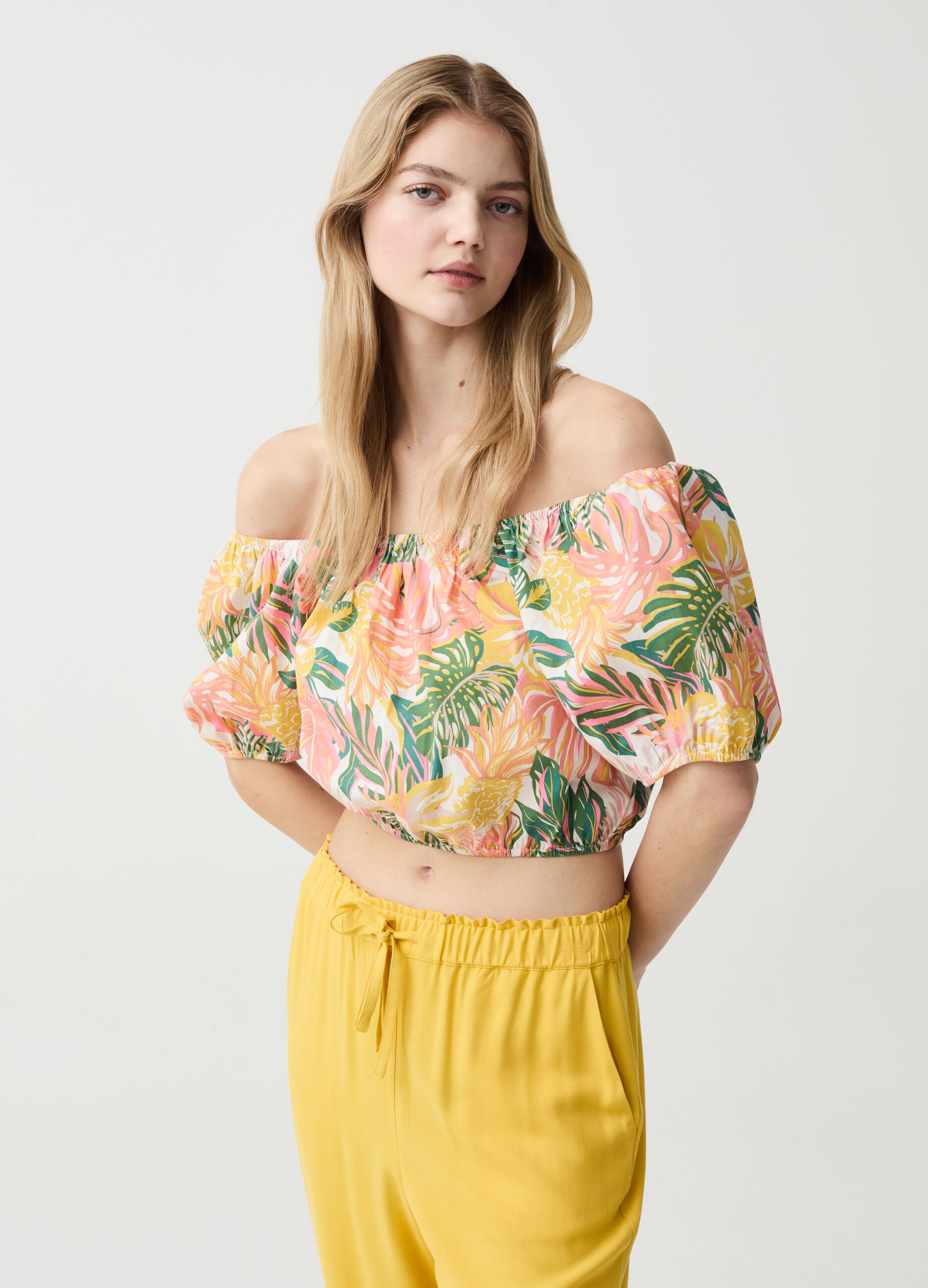 Crop top in cotton with bare shoulders
