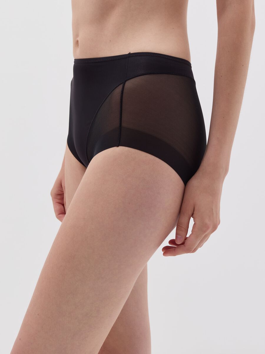 Invisible high-rise French knickers_1