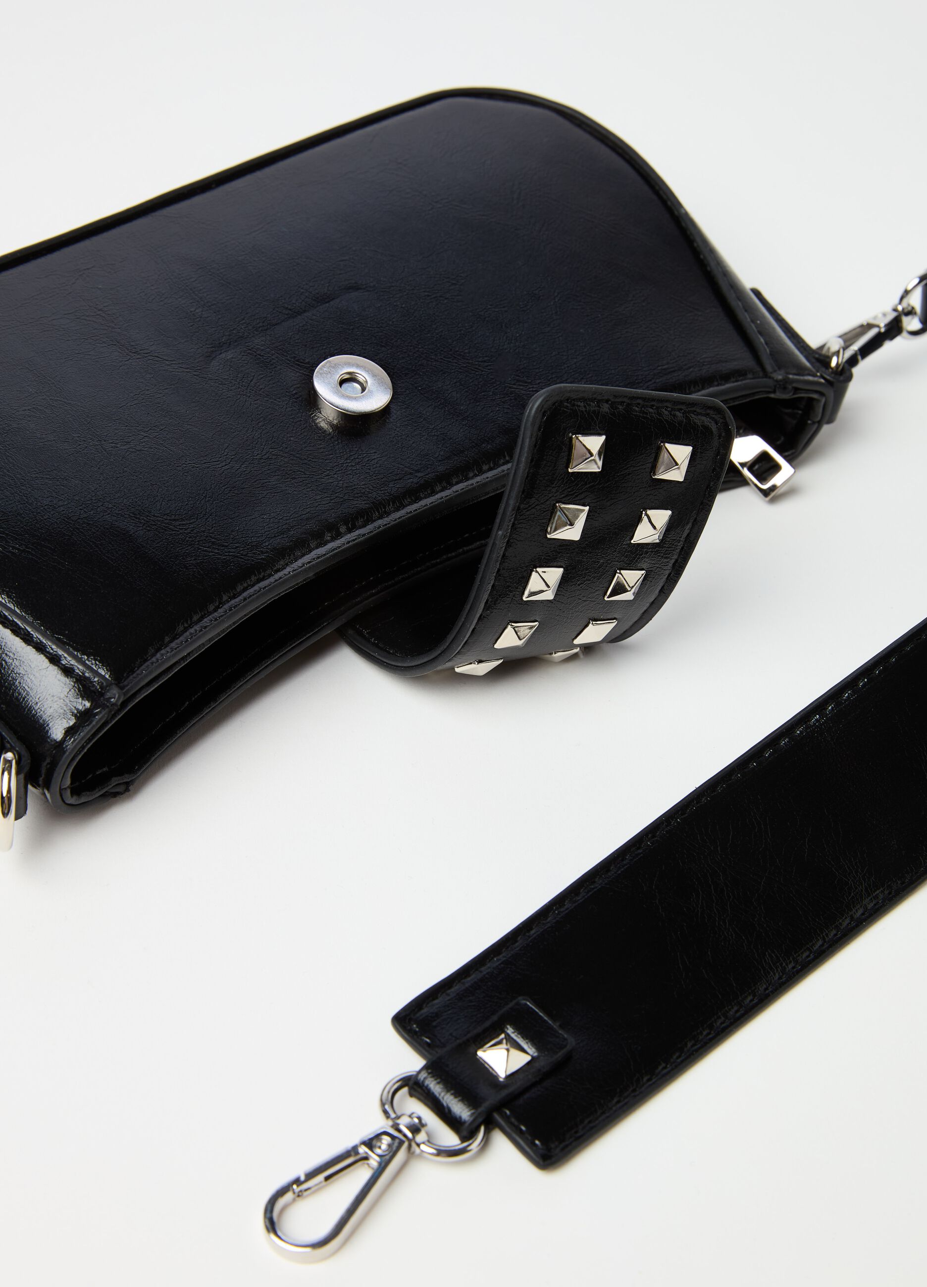 Shoulder bag with studs