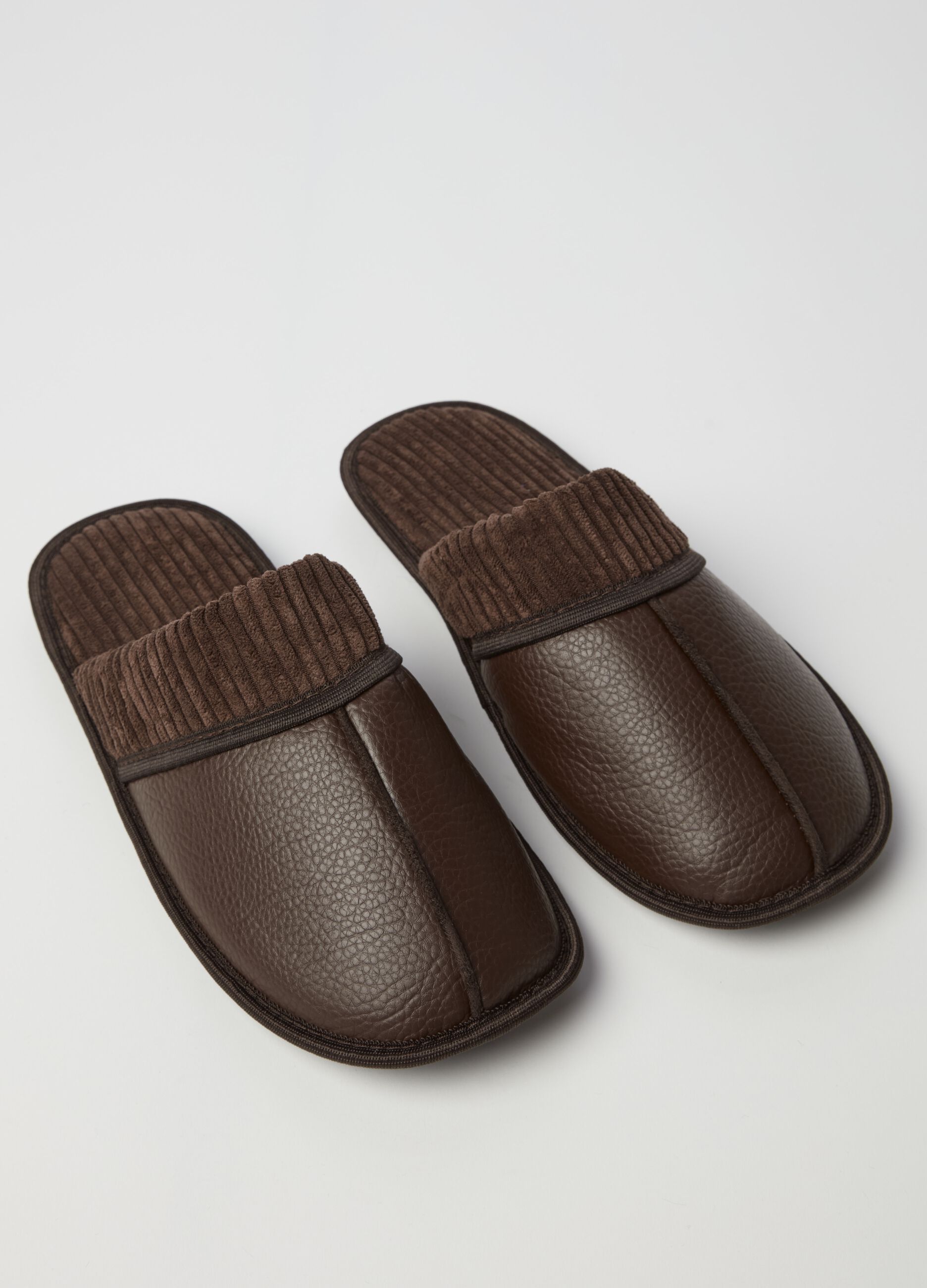 Textured-effect combined slippers