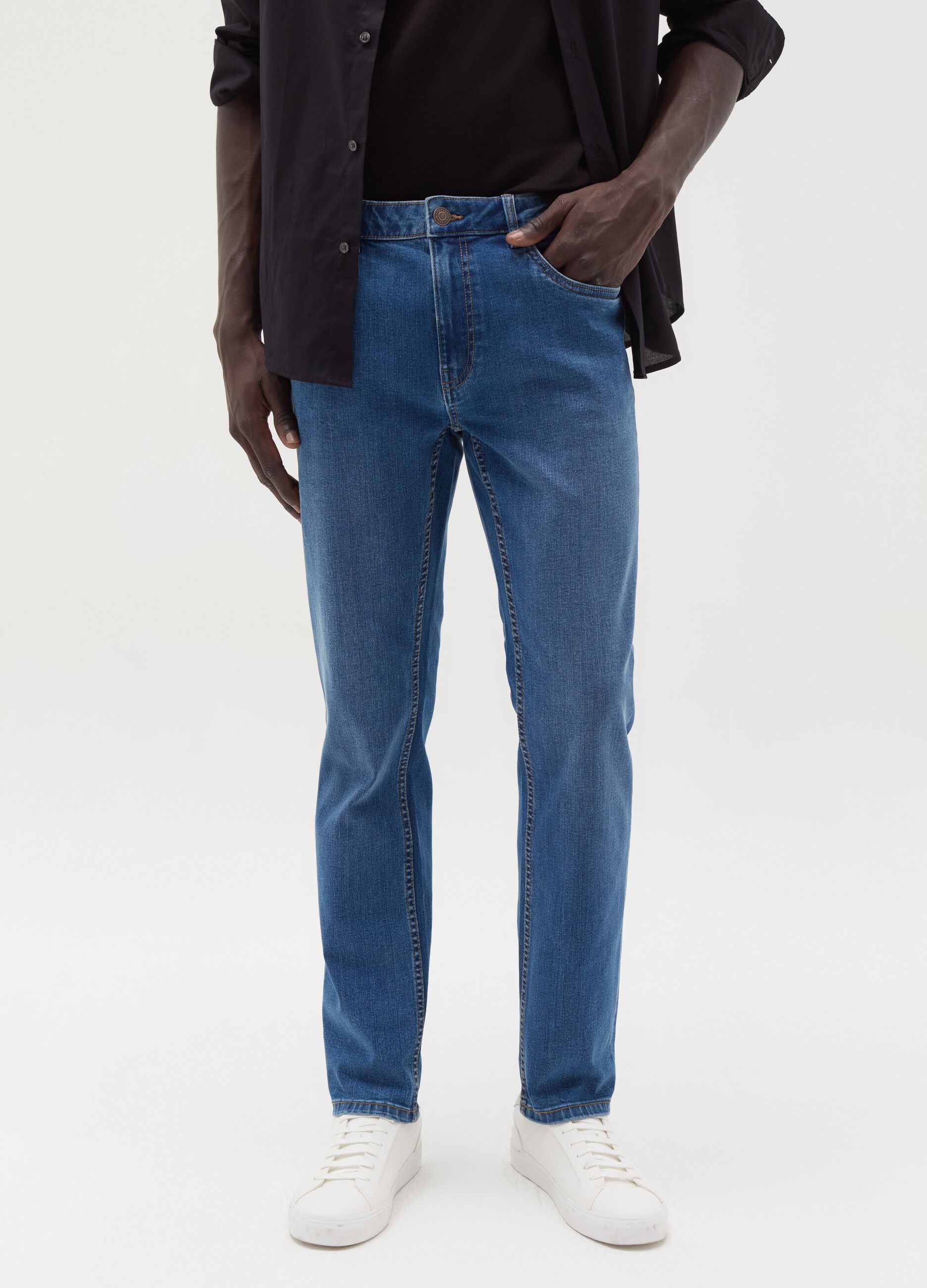 Slim-fit jeans with five pockets