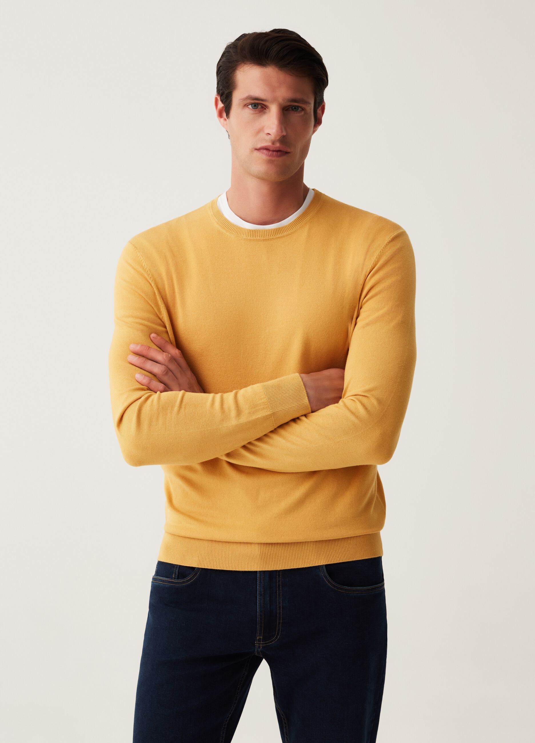 Round neck pullover