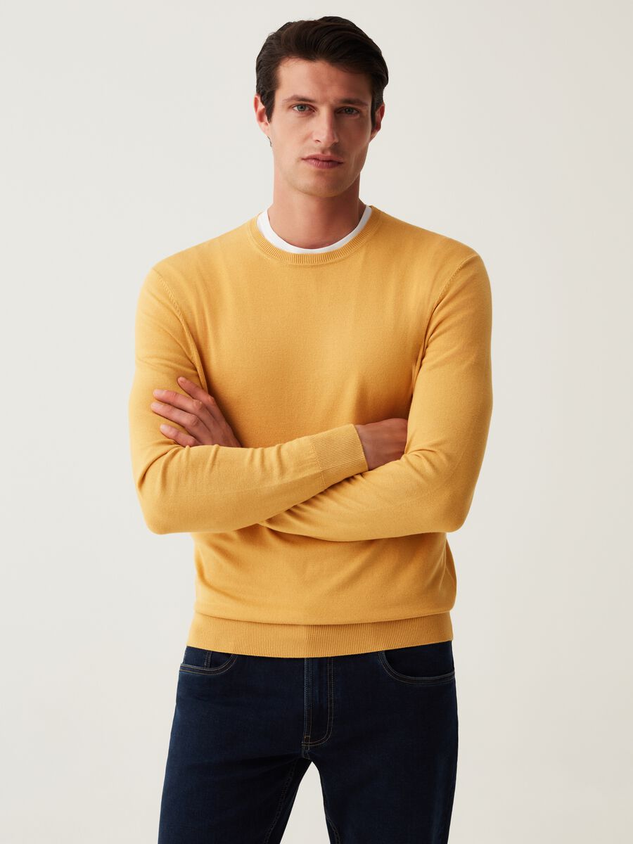 Round neck pullover_0