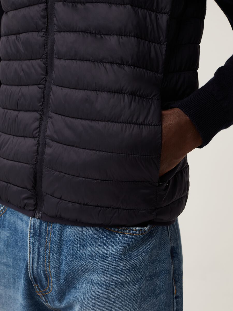 Ultralight gilet with high neck_3