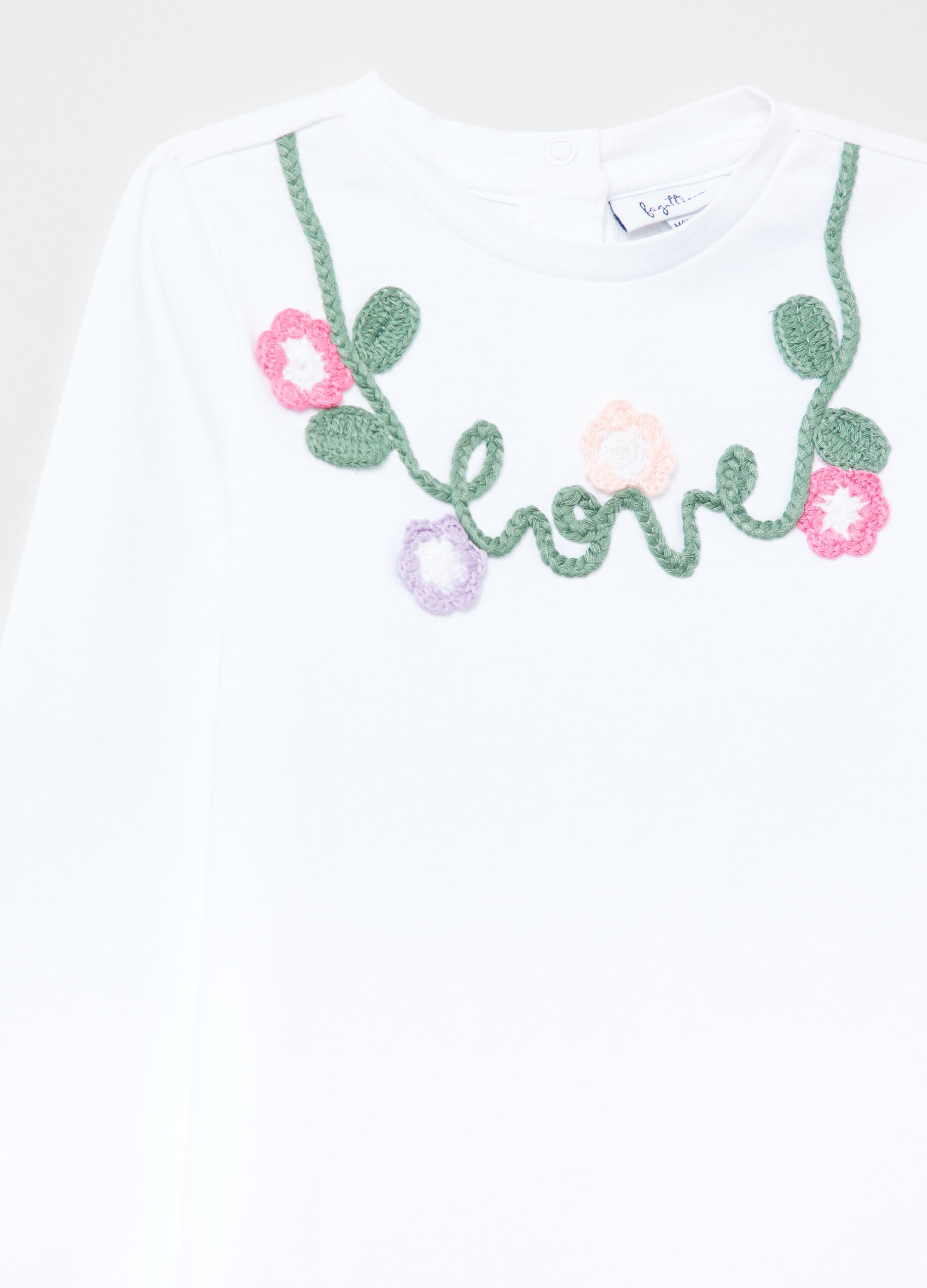 Cotton T-shirt with crochet flowers