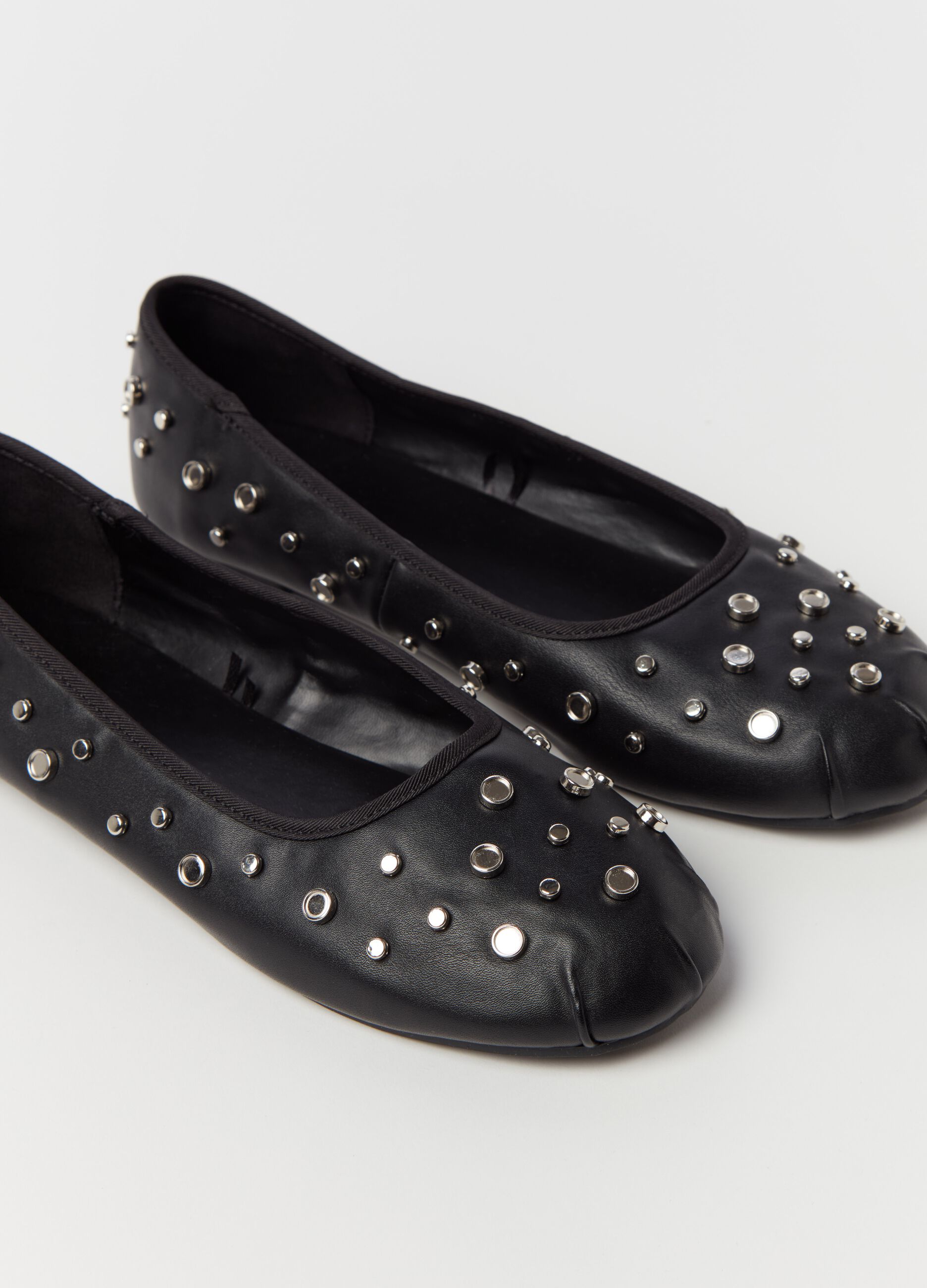 Ballerina flats with studs