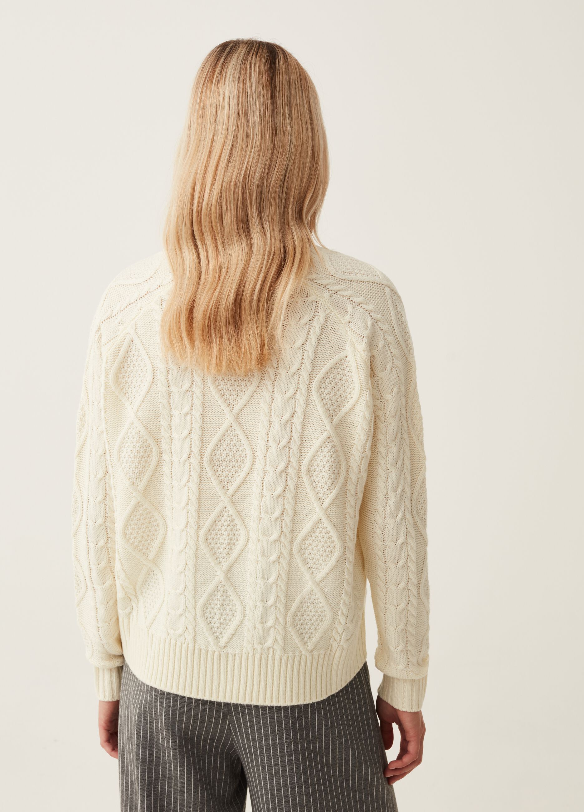 Pullover with cable-knit design