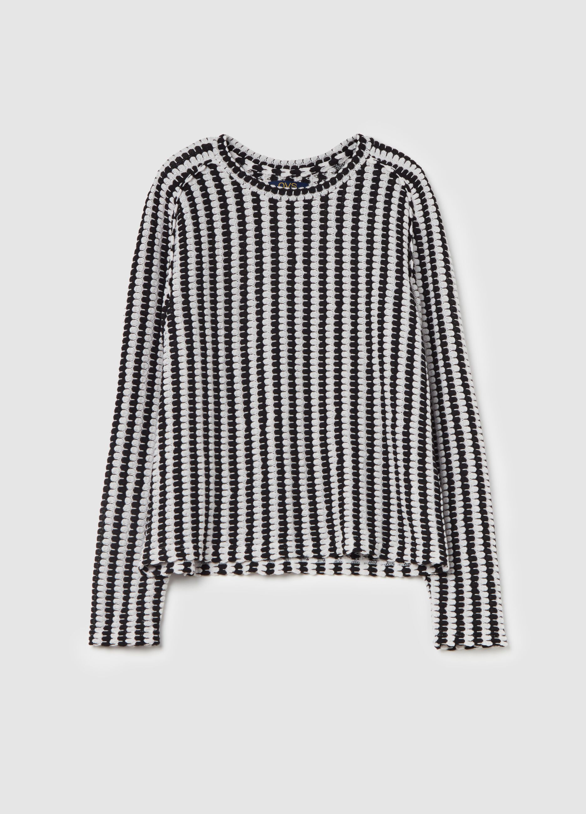 Knitted T-shirt with two-tone weave