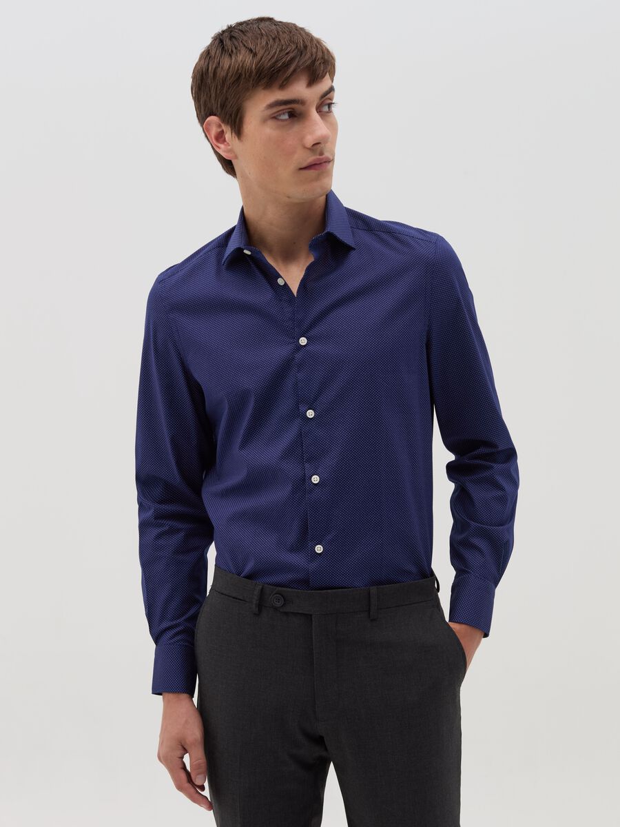 Slim-fit shirt with micro polka dot pattern_0