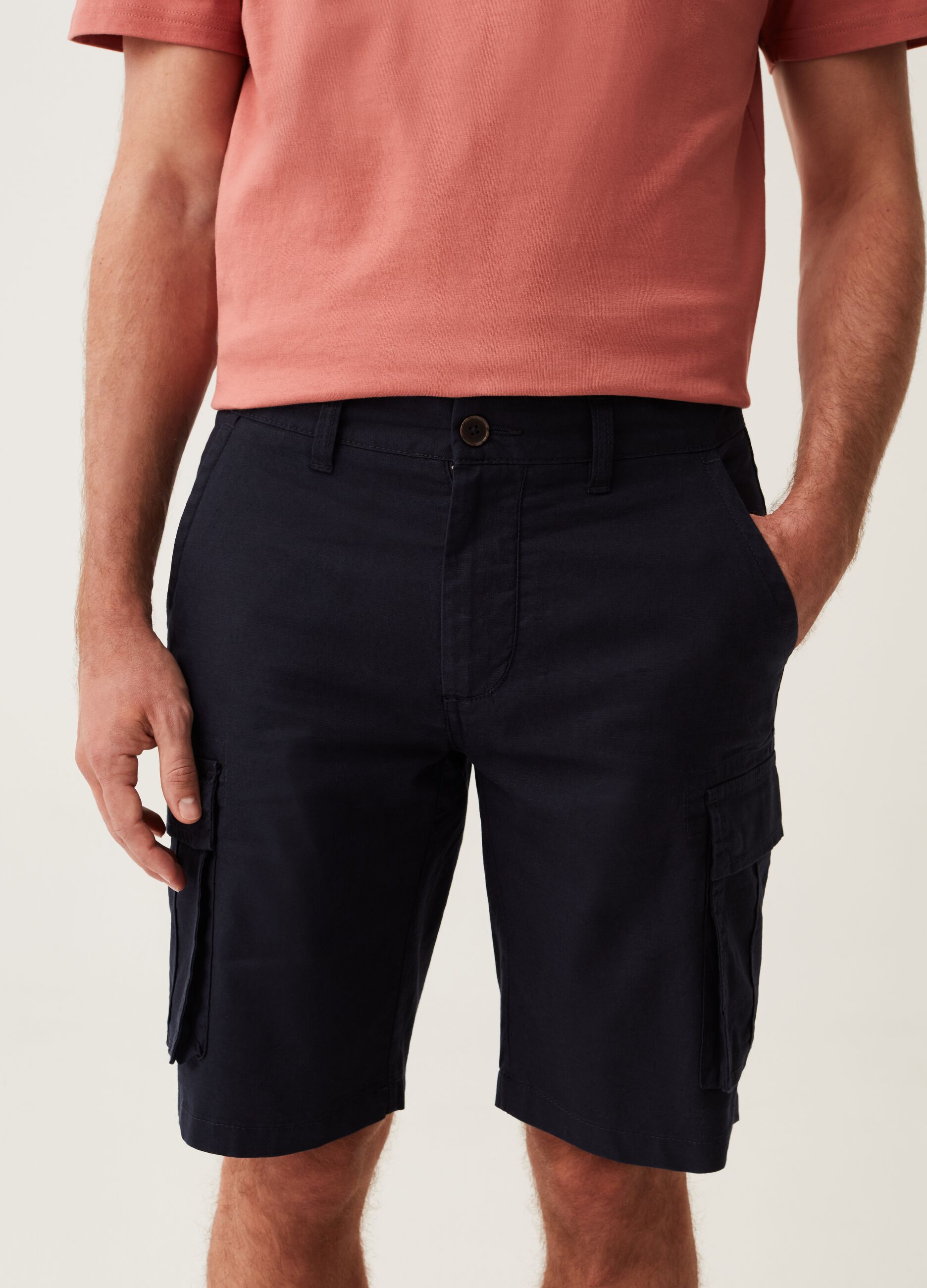 Cargo Bermuda shorts in linen and cotton