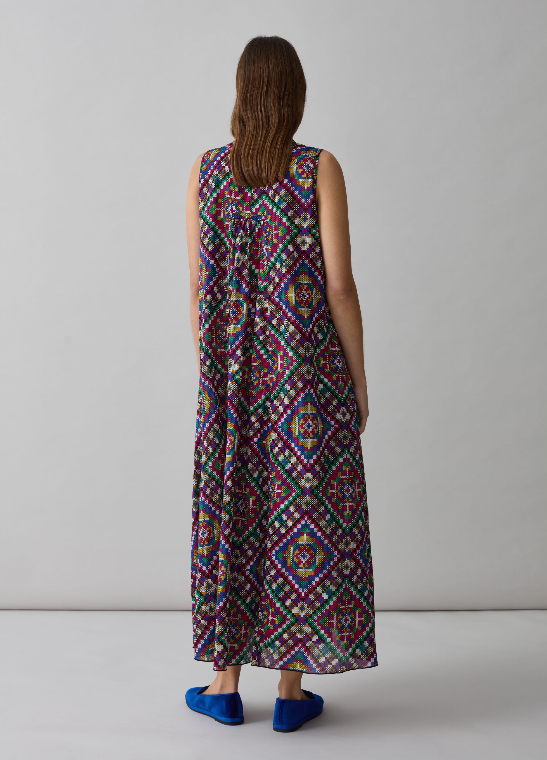 Midi dress with V neck and print