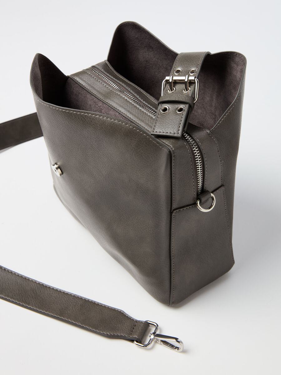 Bucket bag with external pockets_2