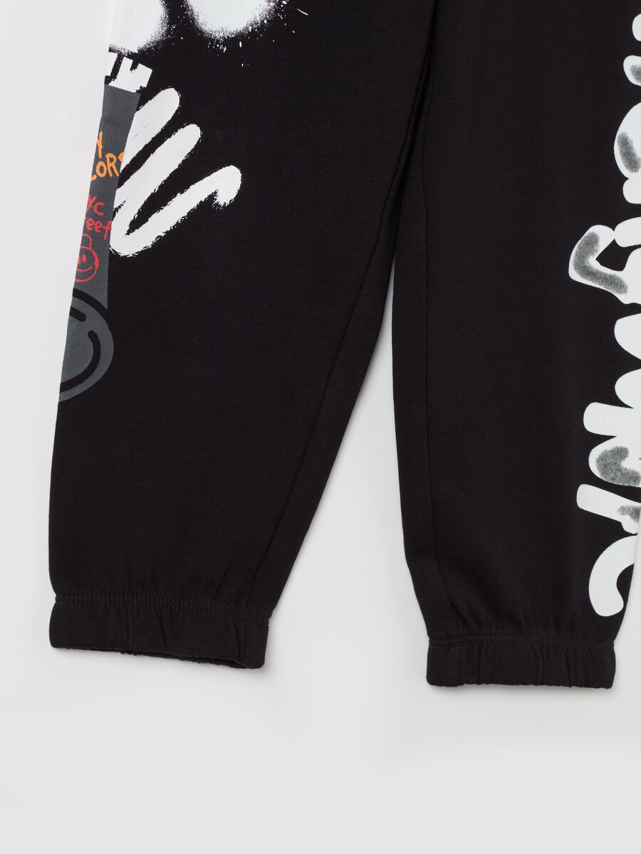 Joggers with graffiti print_2