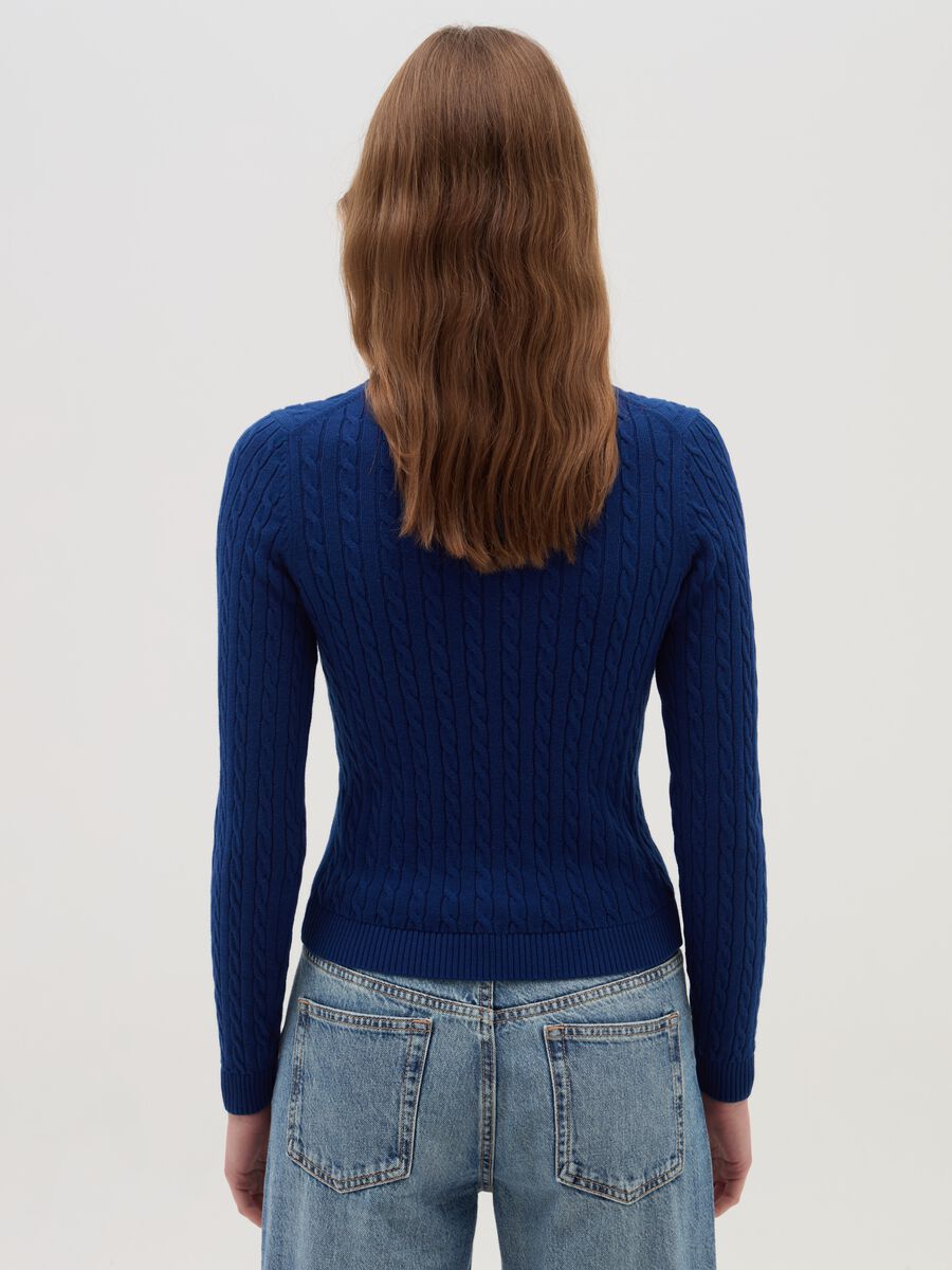 Pullover with cable design and V neck_2