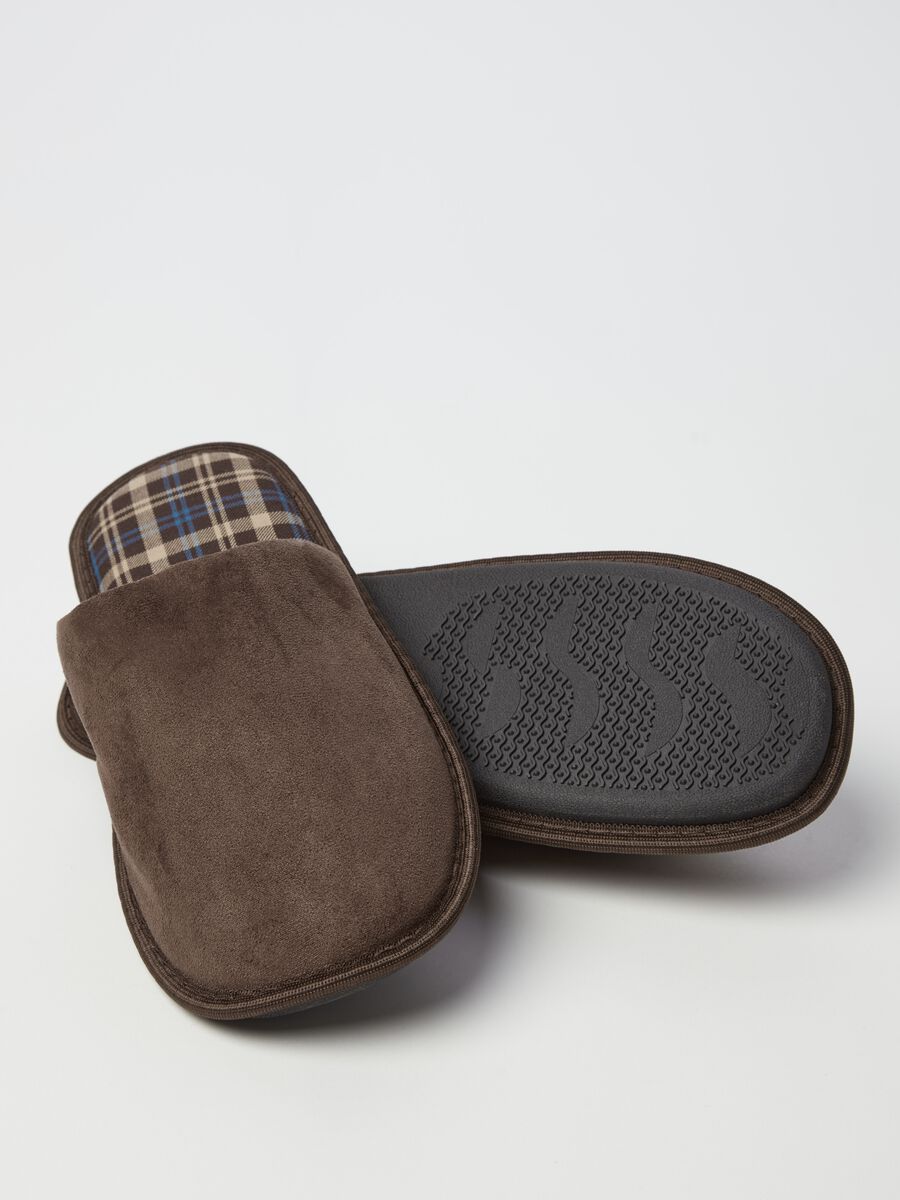 Velour slippers with tartan lining_1