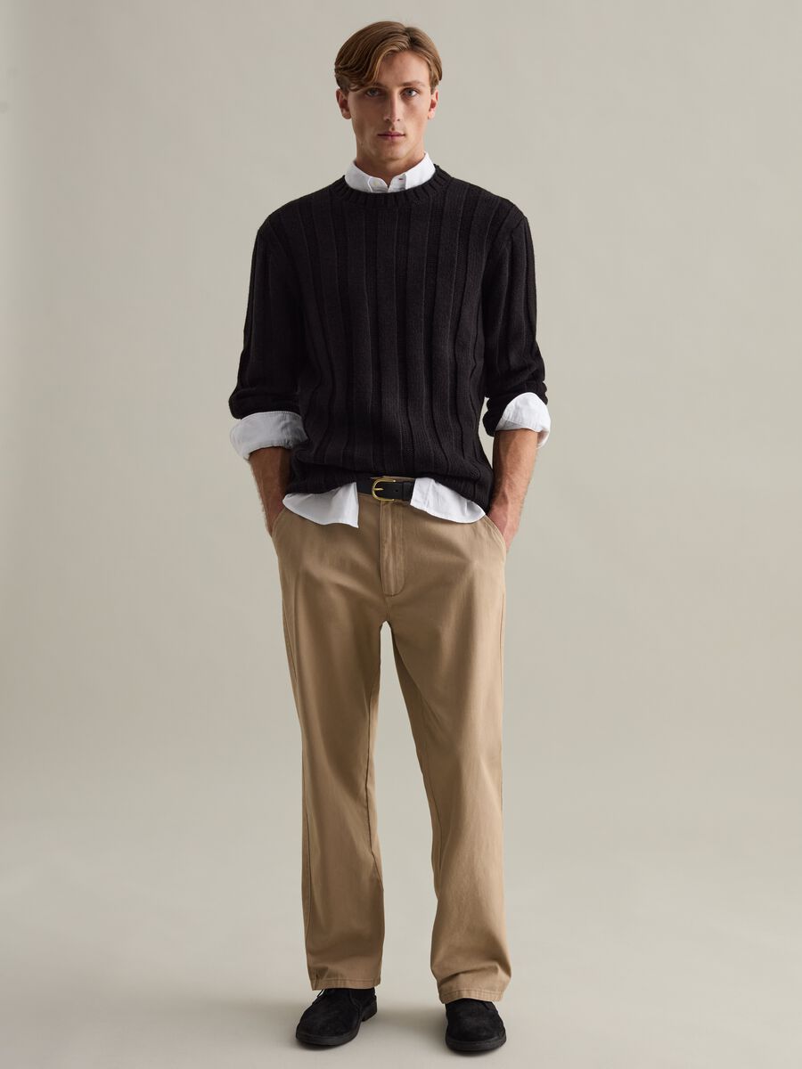 Ribbed pullover with round neckline_0