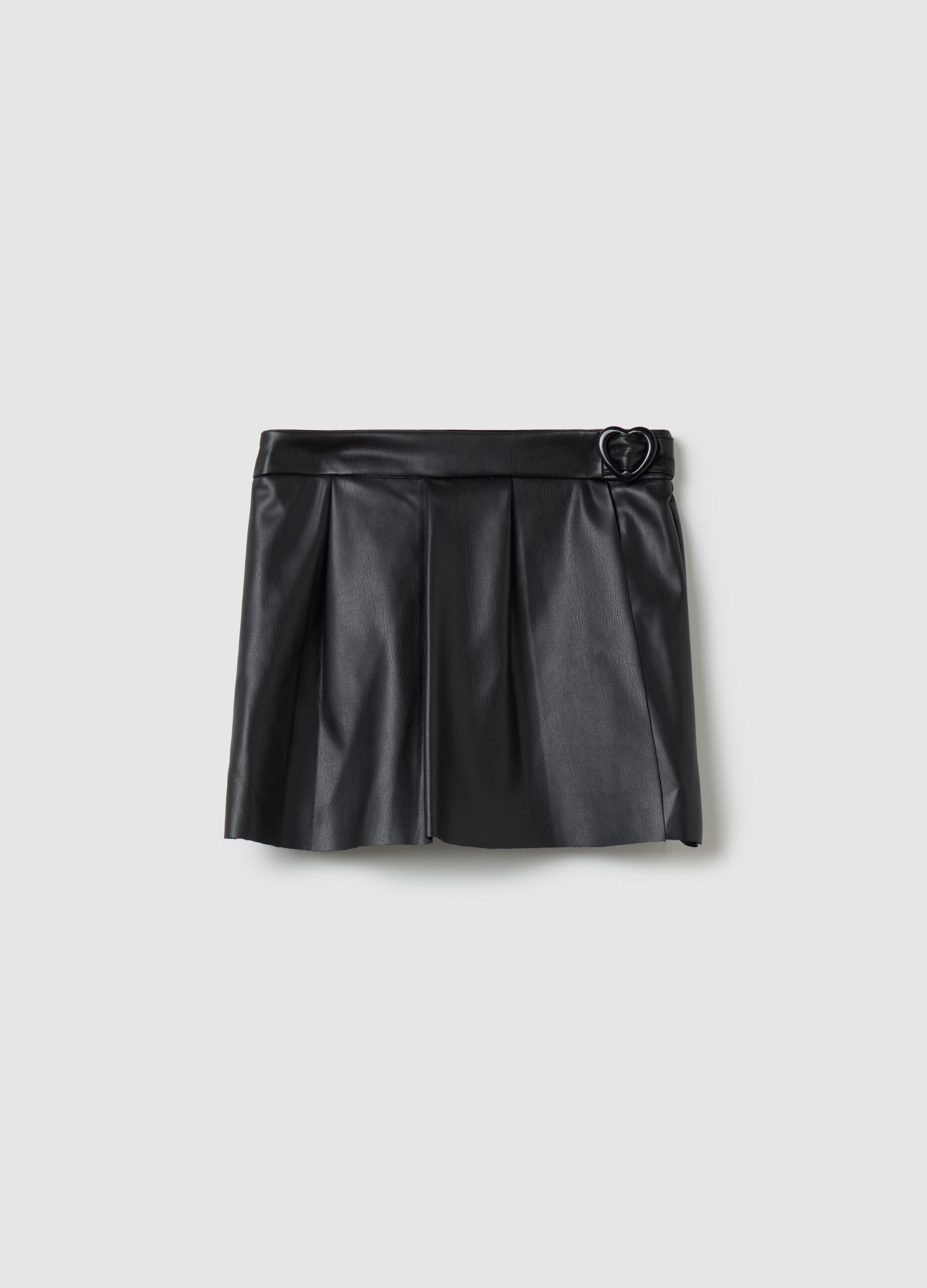 Glossy-effect skort with heart