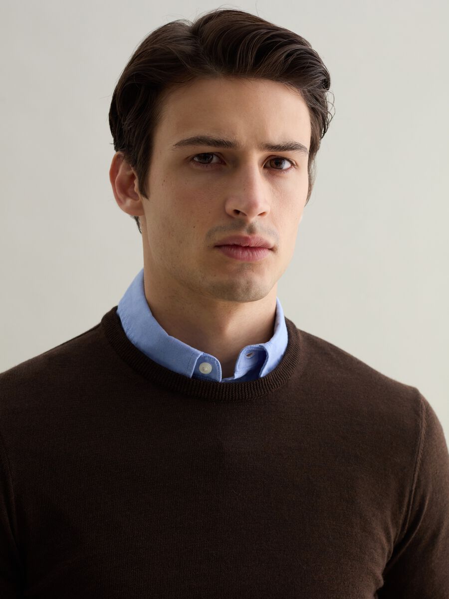 Merino wool pullover with round neck_2