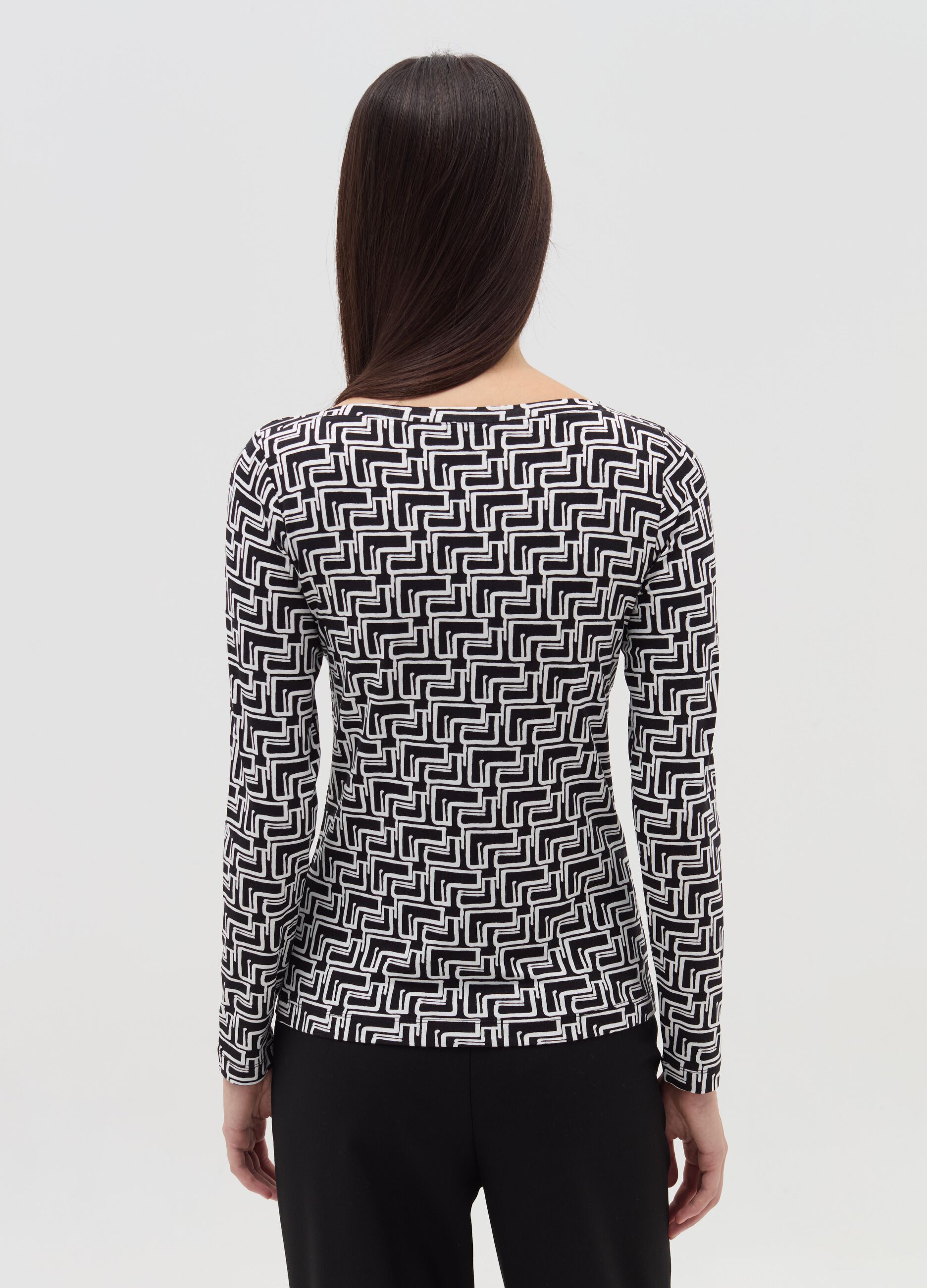 Long-sleeved T-shirt with boat neck