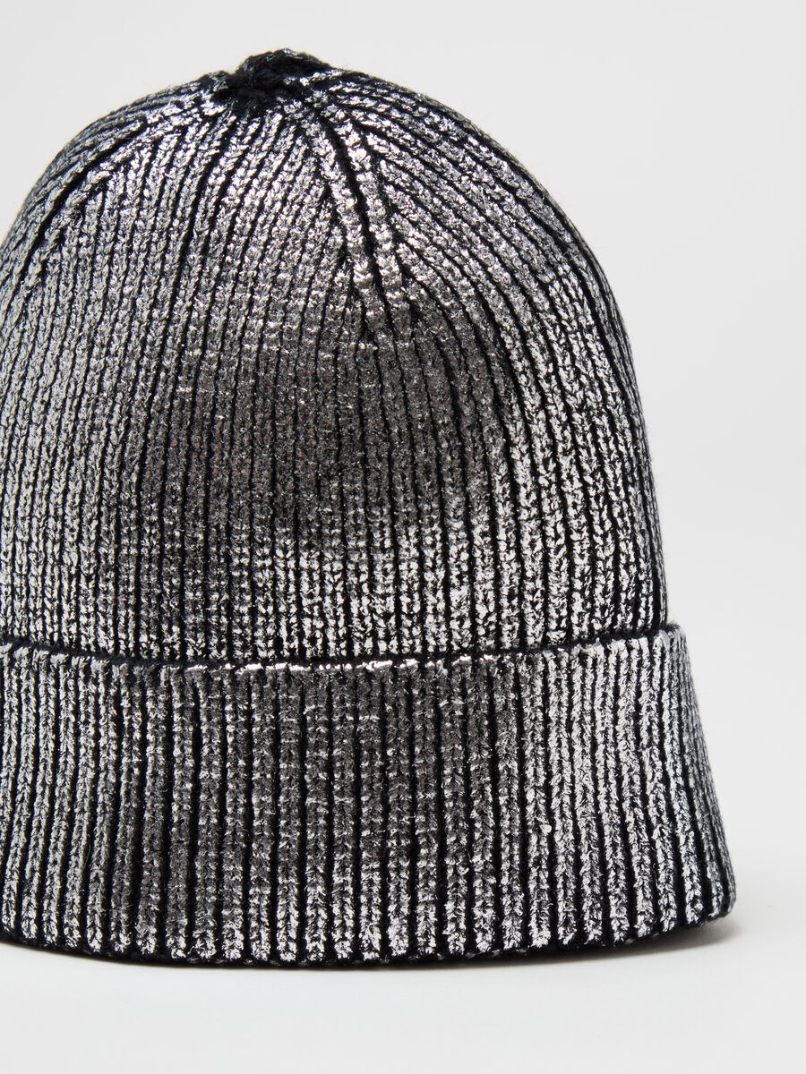 Shiny-effect knit hat_2