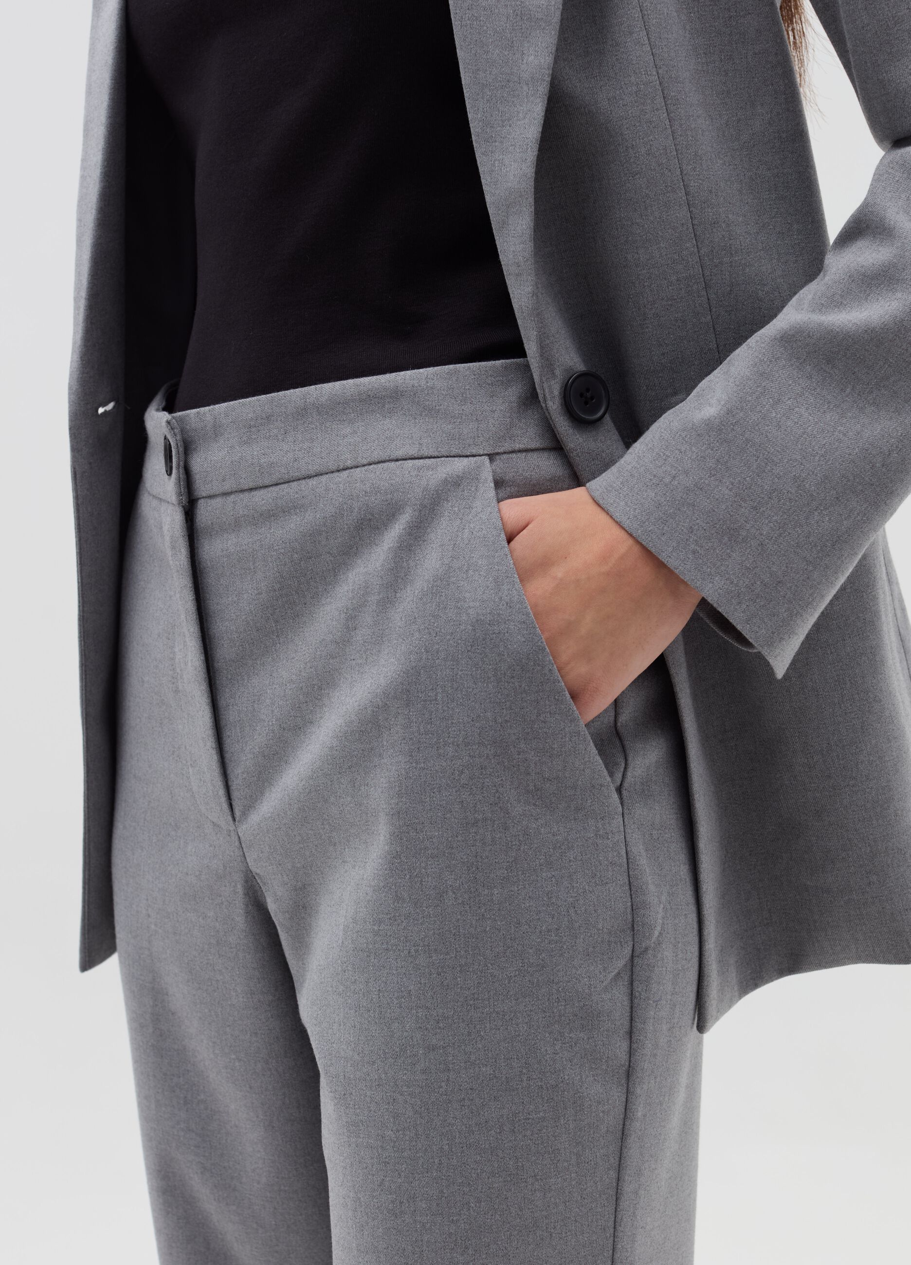 Straight-fit trousers with turn ups