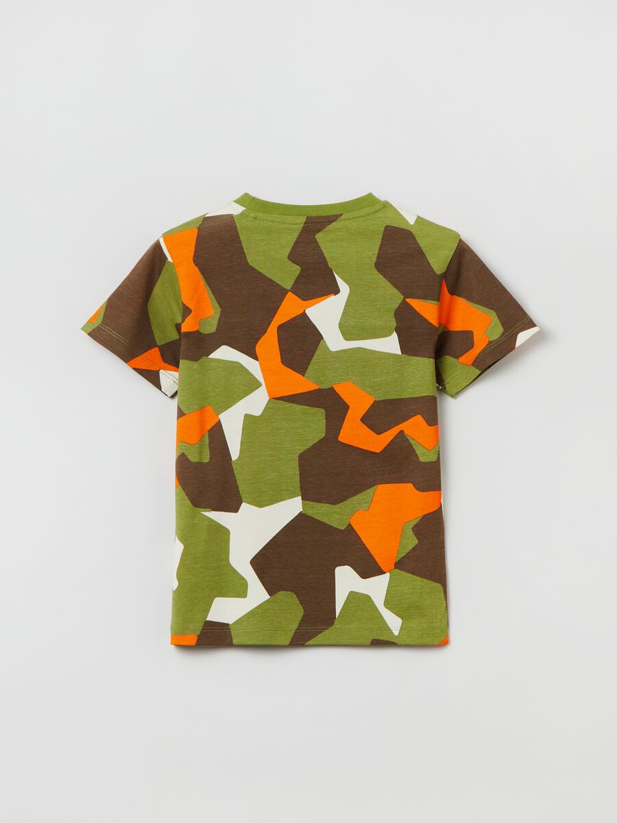 T-shirt with camouflage print_1