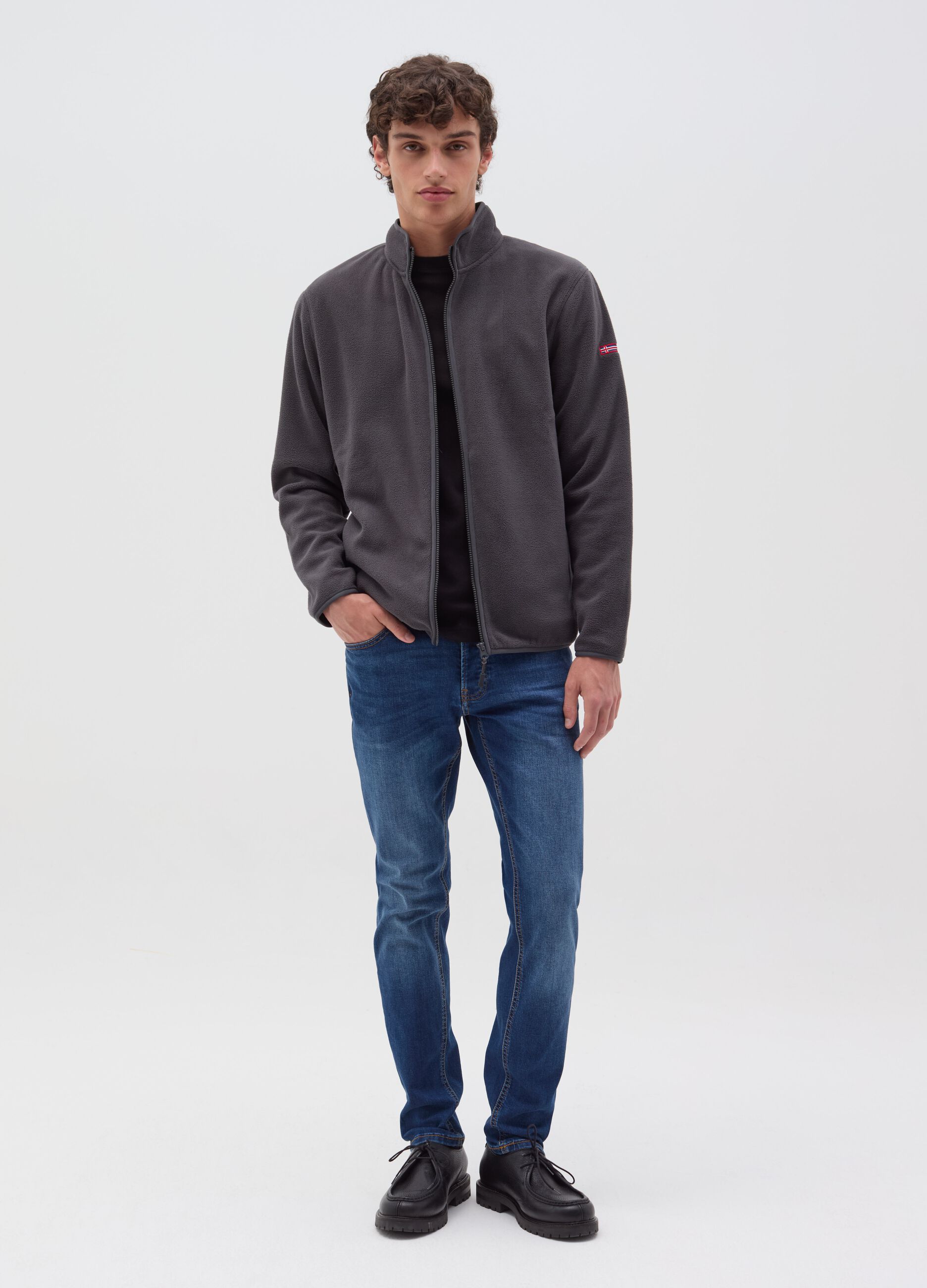 Full-zip sweatshirt in fleece with patch