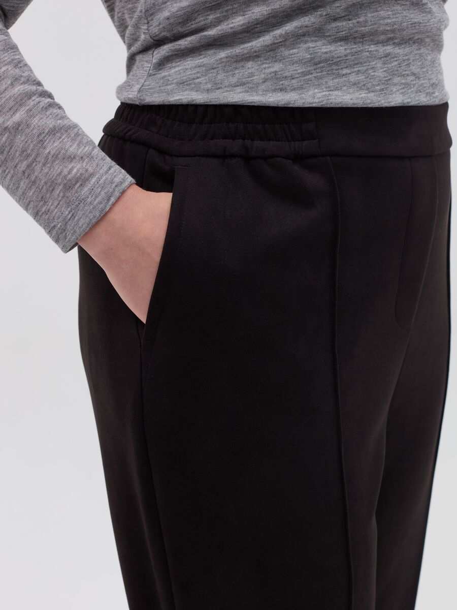 Curvy joggers with raised stitching_2