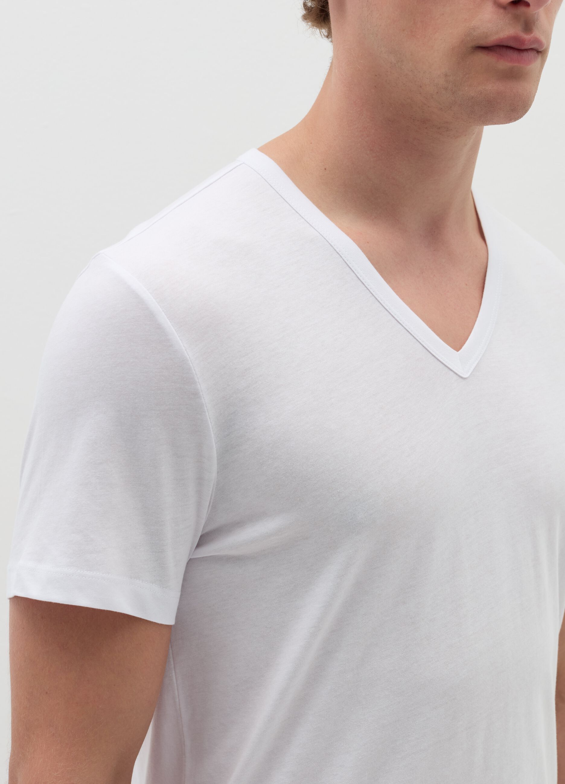 Two-pack undershirts with V neckline in jersey