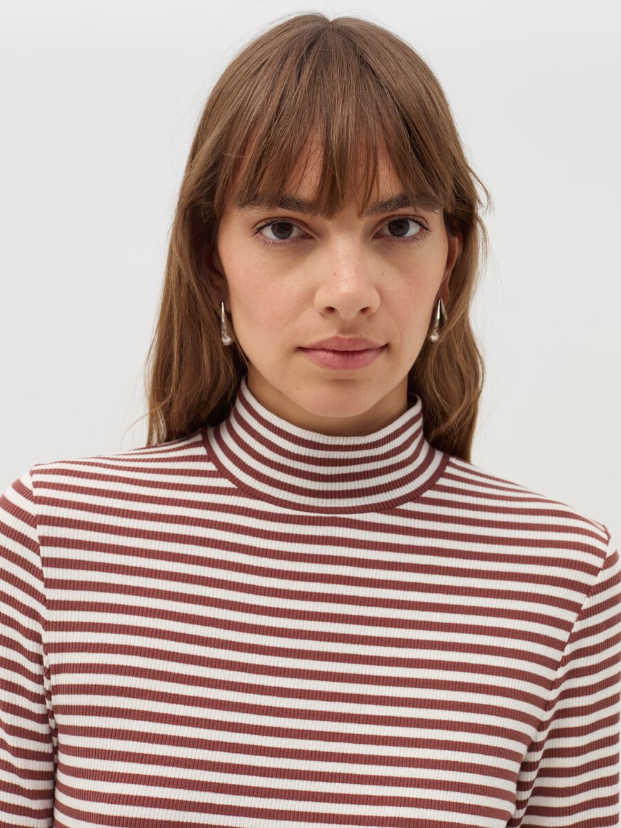 Striped T-shirt with mock neck_3