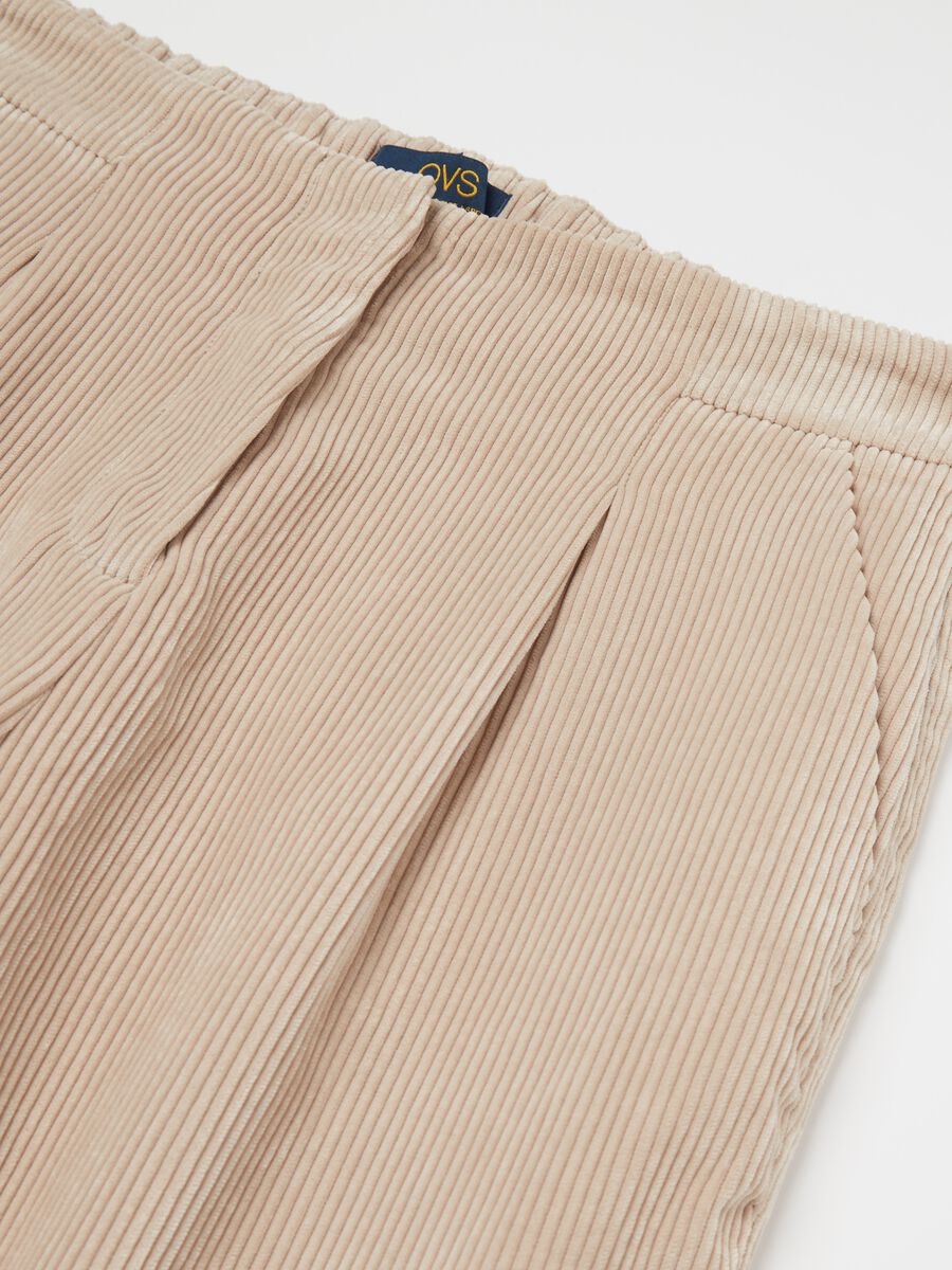 Carrot-fit trousers in corduroy with darts_5