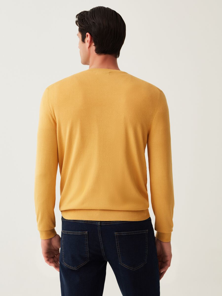 Round neck pullover_2