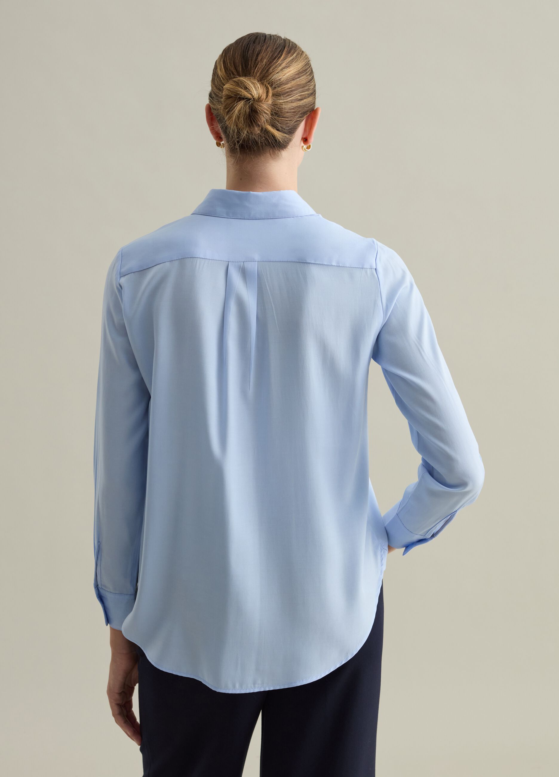 Contemporary shirt in viscose blend