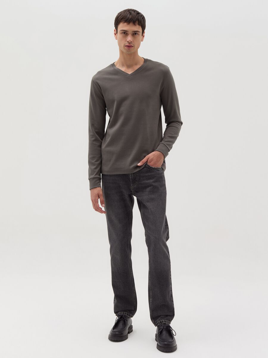 Long-sleeved T-shirt with V neck_0