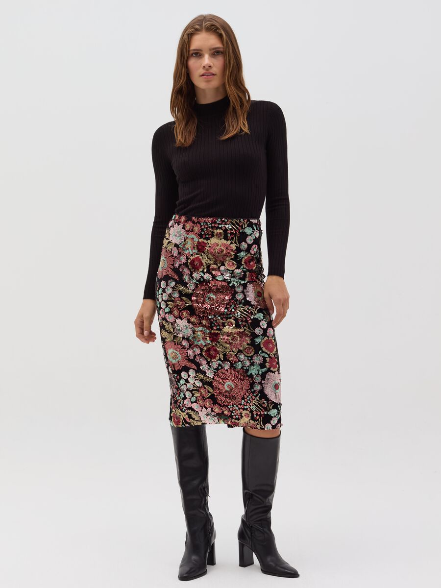 Long skirt with floral design in sequins_0