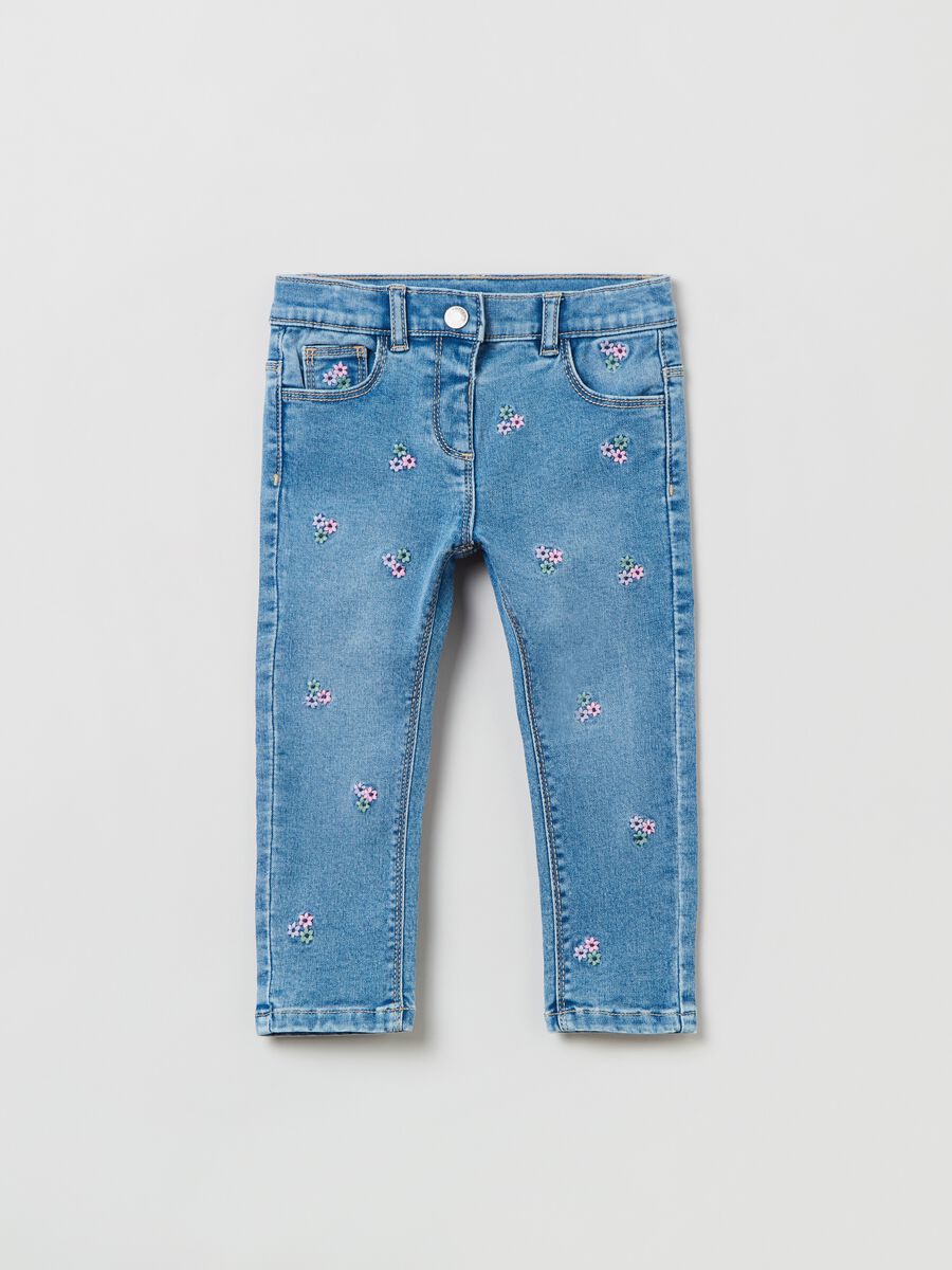 Jeans cinque tasche con ricamo fiorellini_0