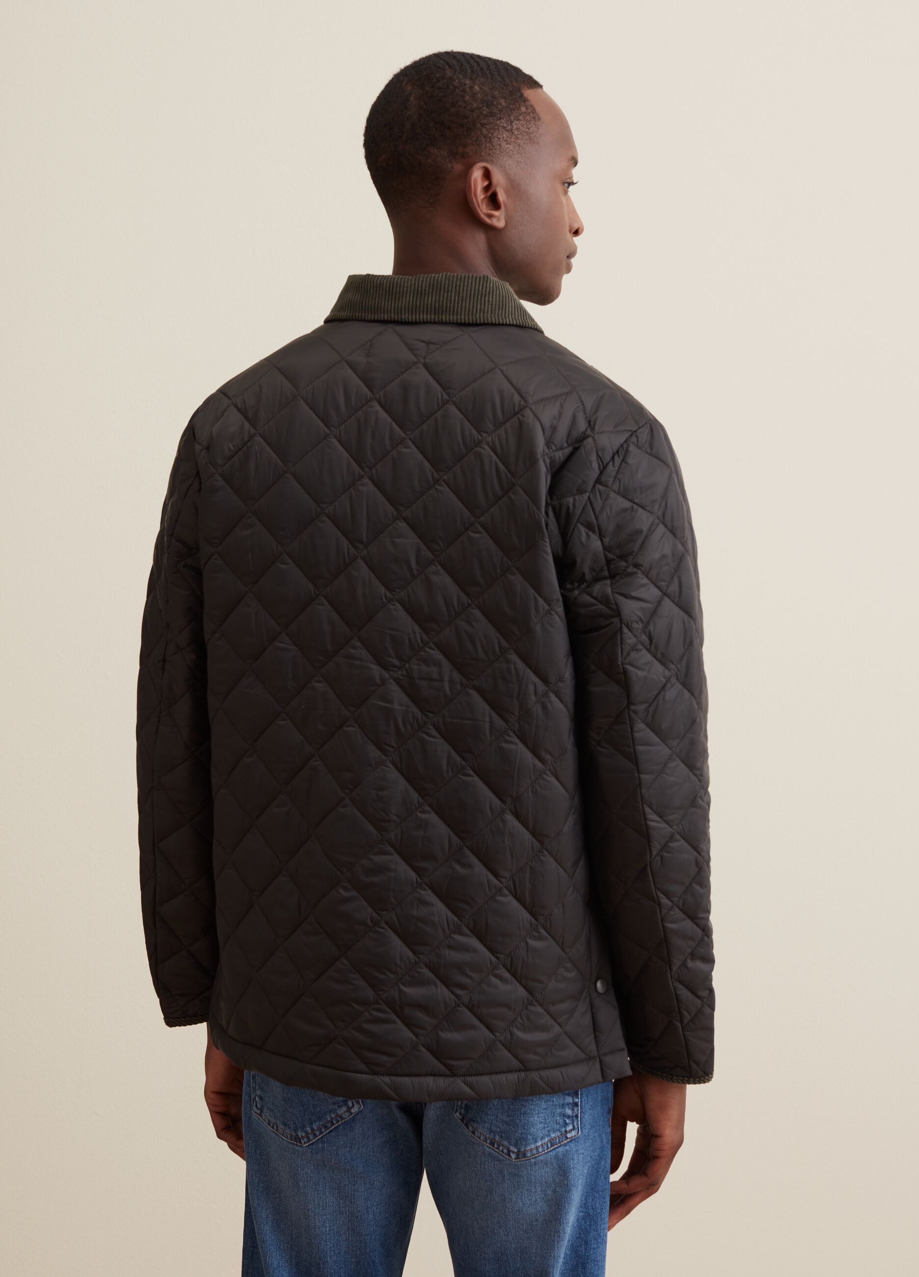 Short jacket with diamond quilting