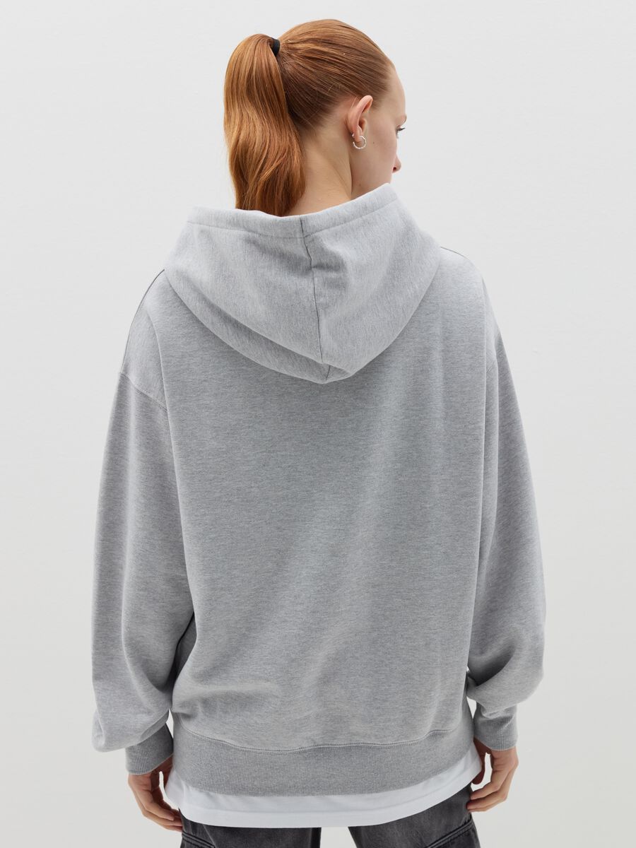 Oversized sweatshirt with hood and embroidery_3