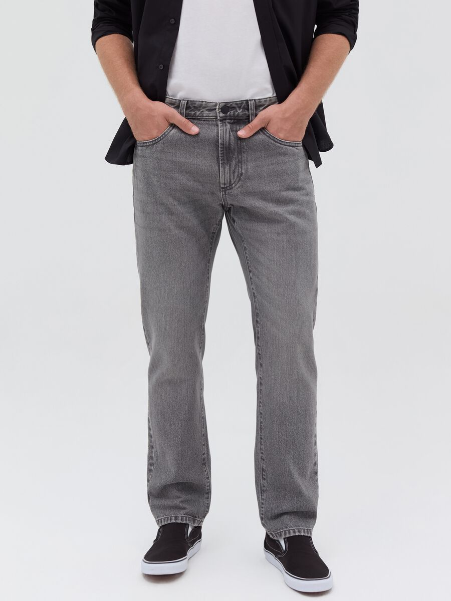 Regular fit jeans with discolouring_1