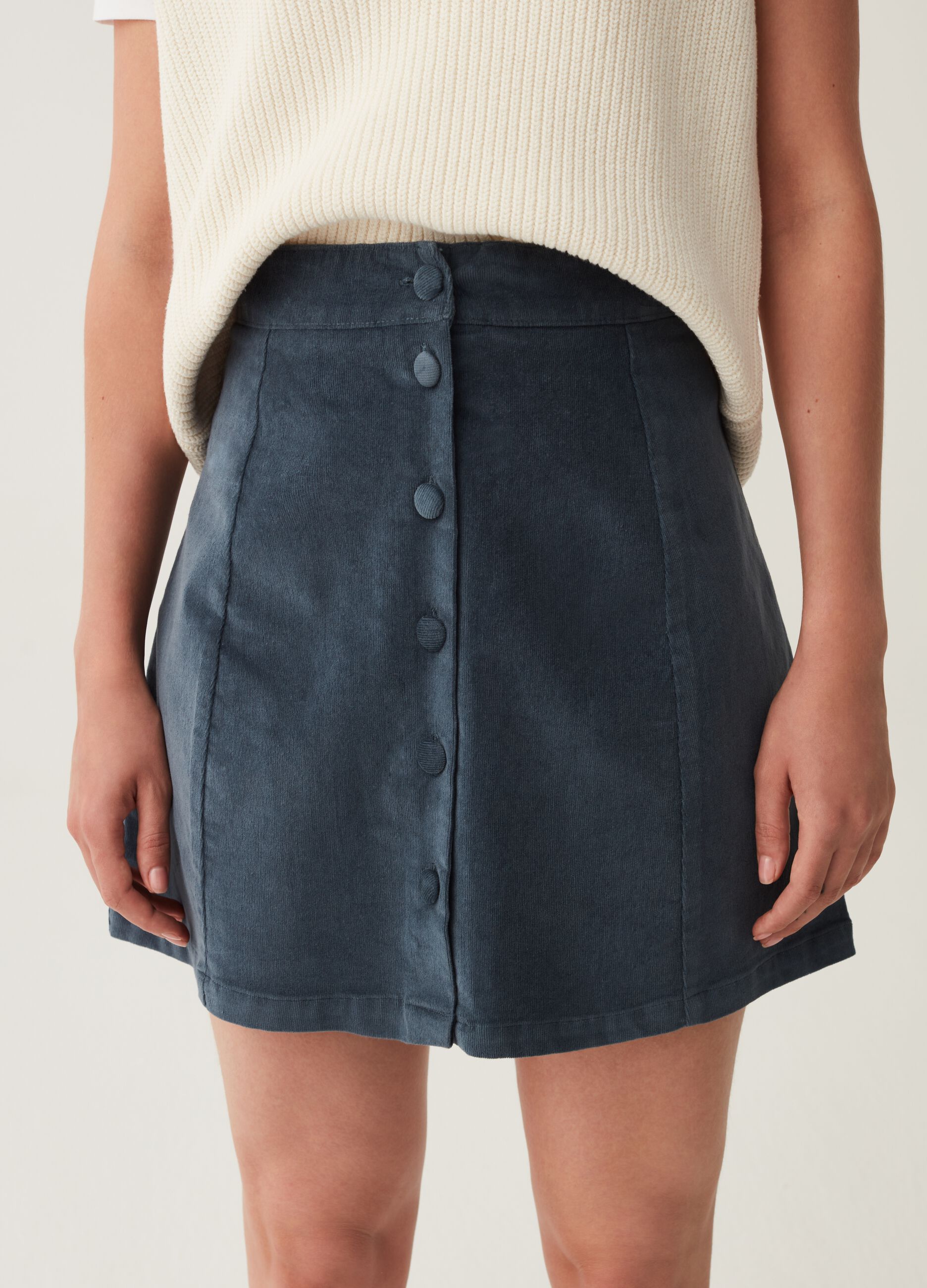 Velvet miniskirt with buttons