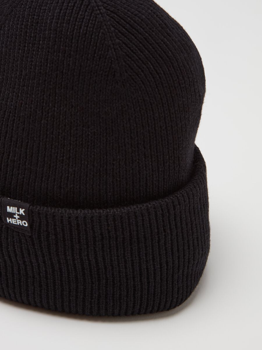 Hat in cashmere, viscose and wool with fold_1