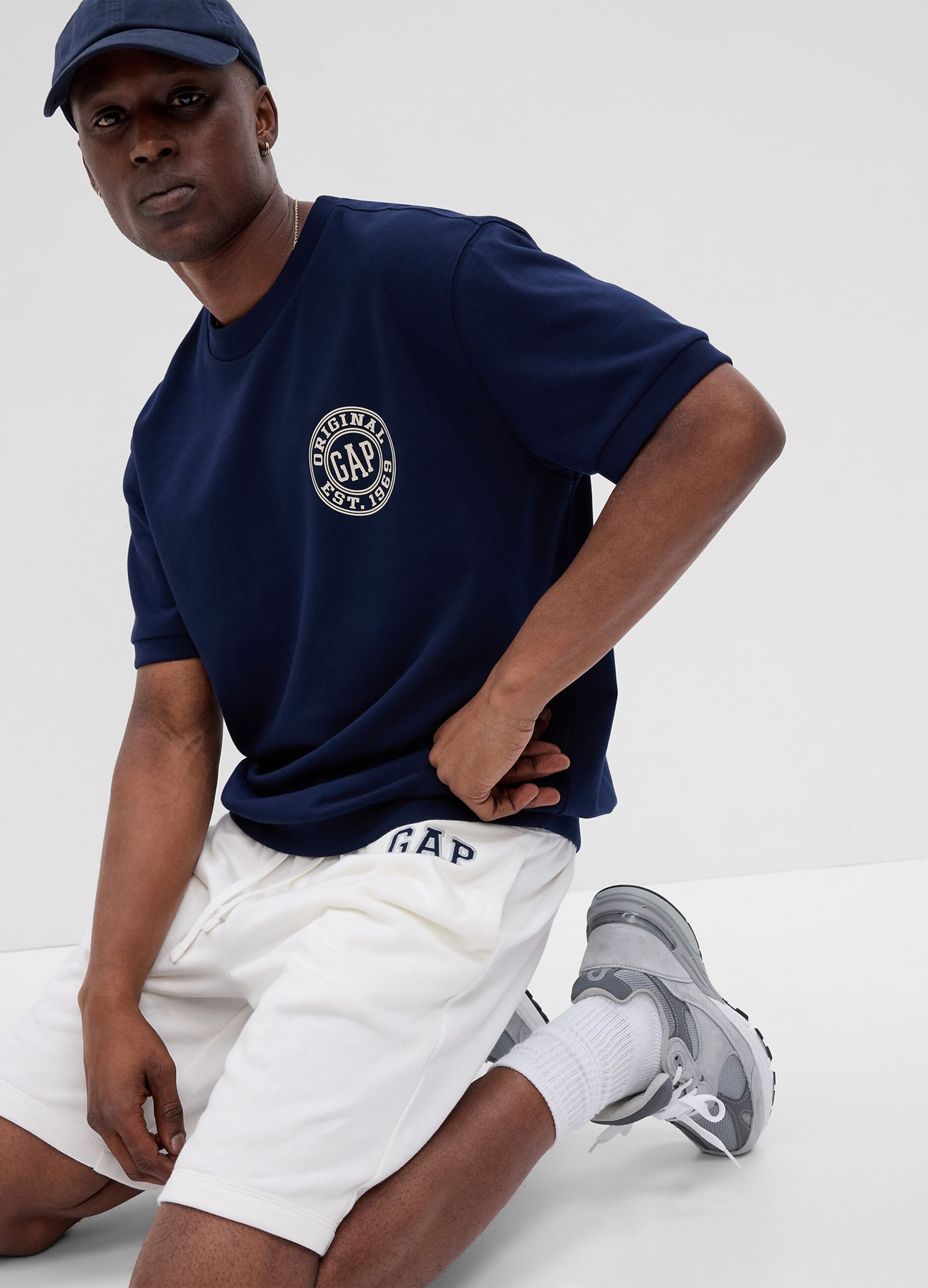 Plush Bermuda joggers with embroidered logo