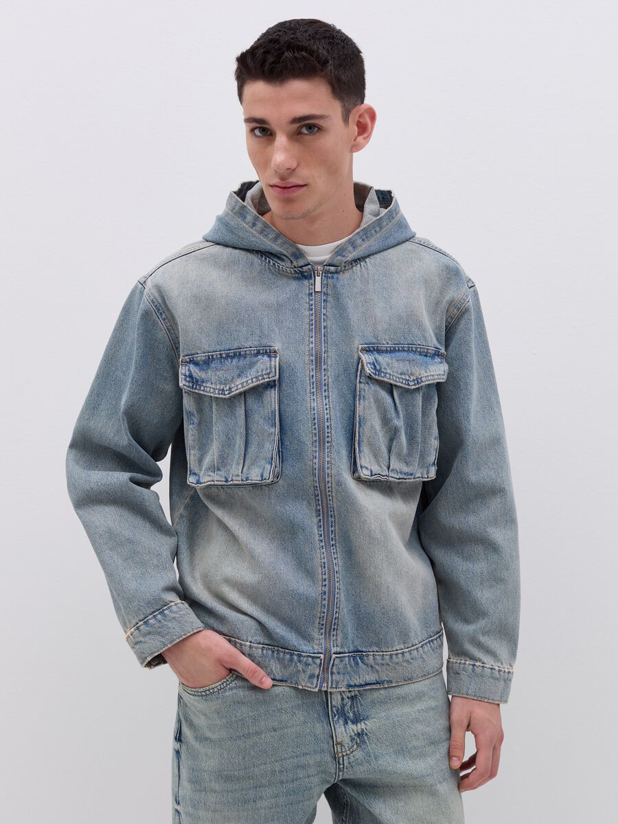 Short denim jacket with hood_0