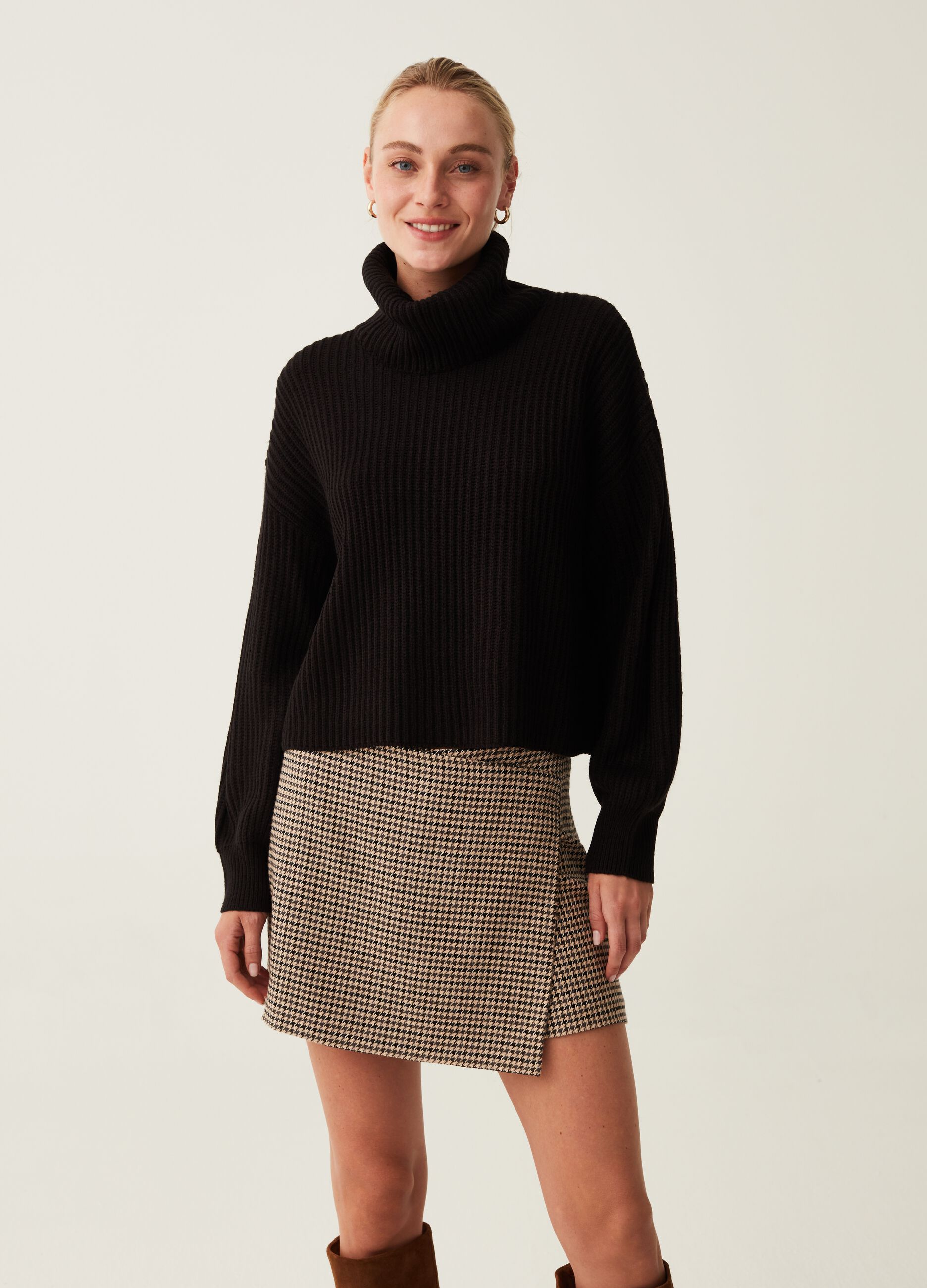 Ribbed pullover with high ring neck