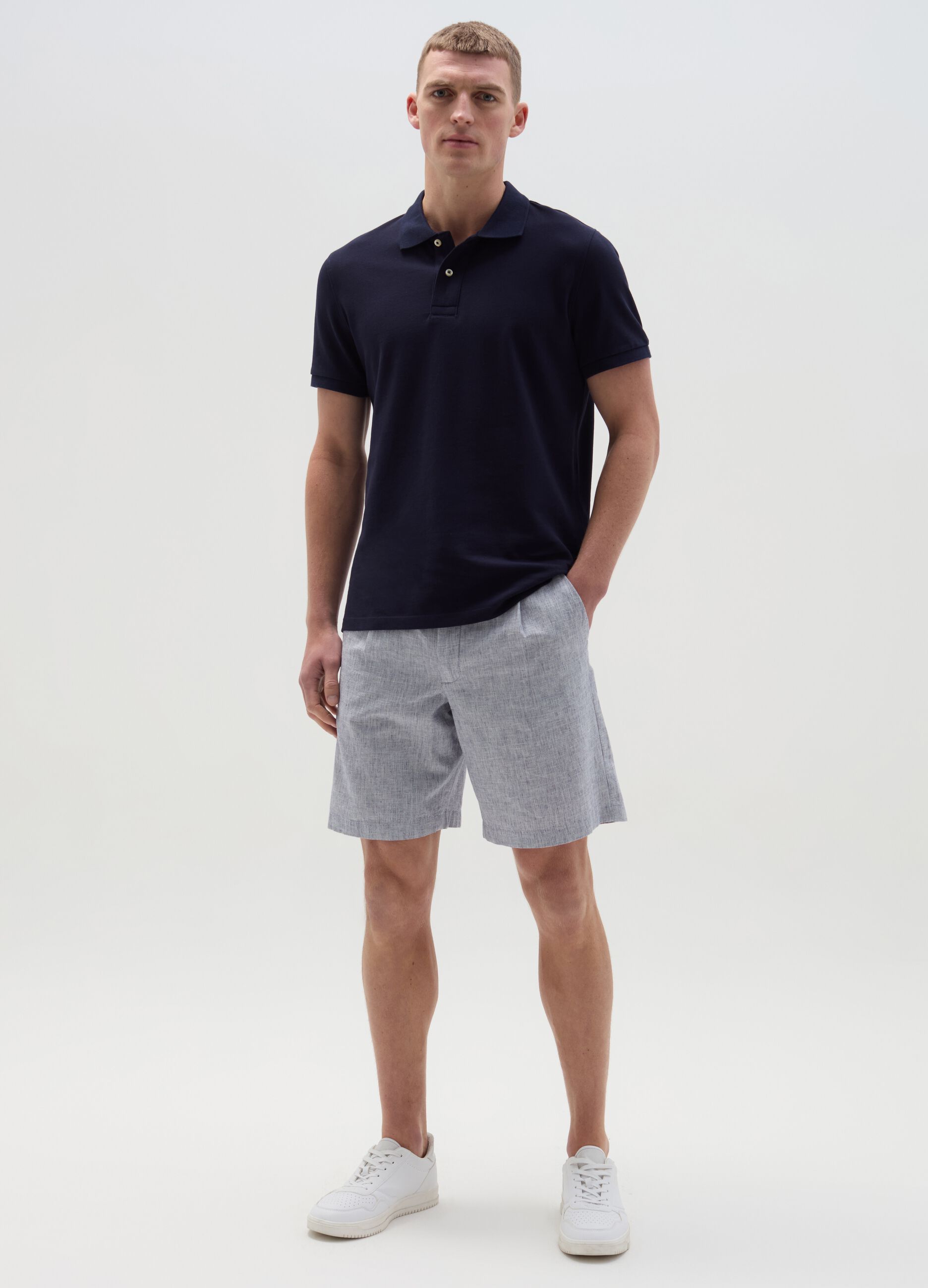 Chino Bermuda shorts with darts in cotton and linen