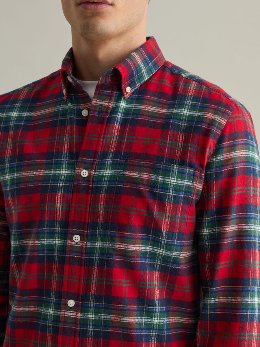 Flannel shirt with check pattern and button-down collar_3