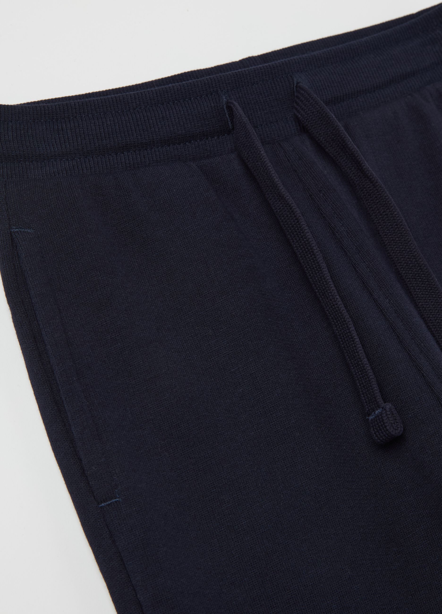 Fleece joggers with pockets and drawstring